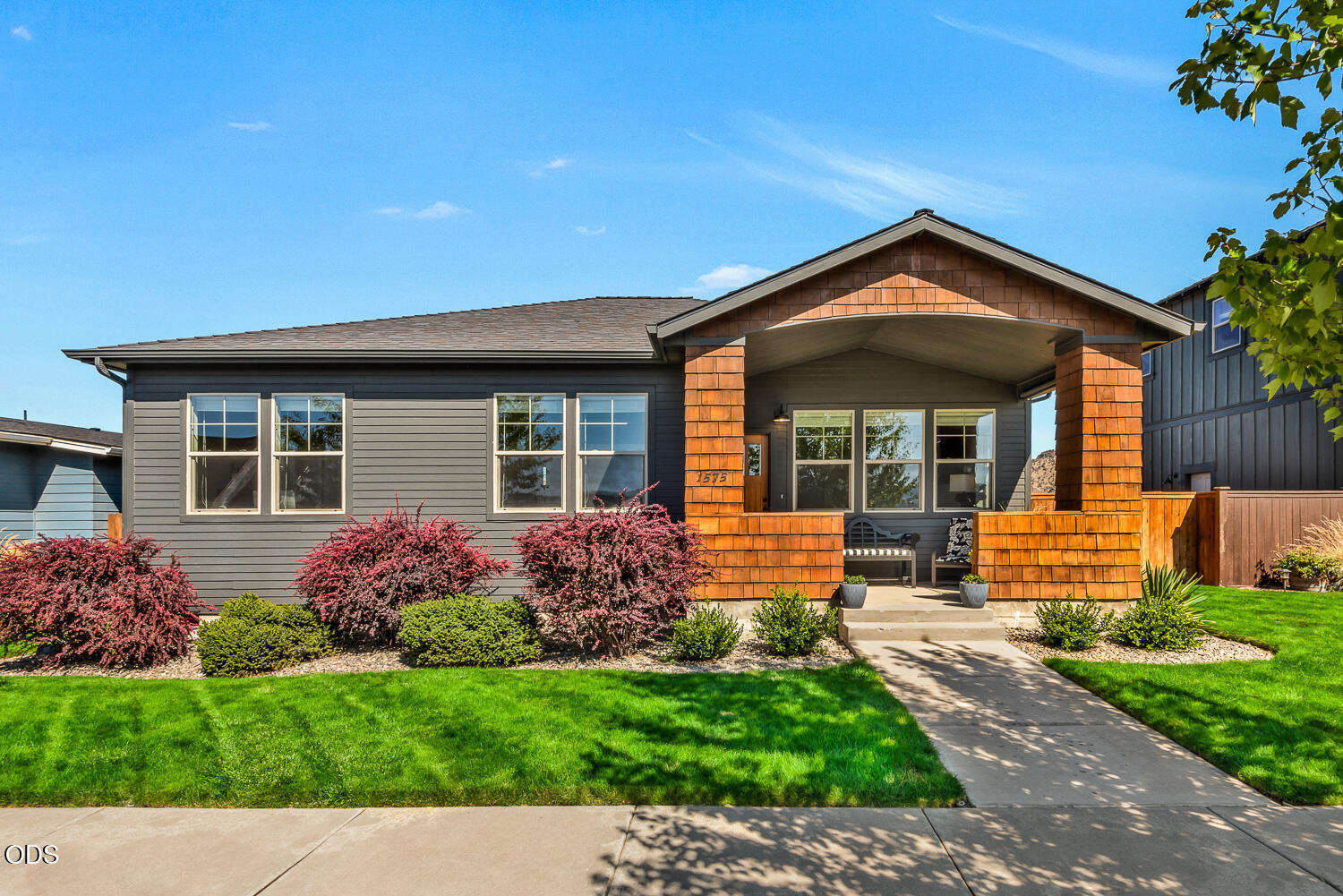 1575 NE Perspective Drive — photo