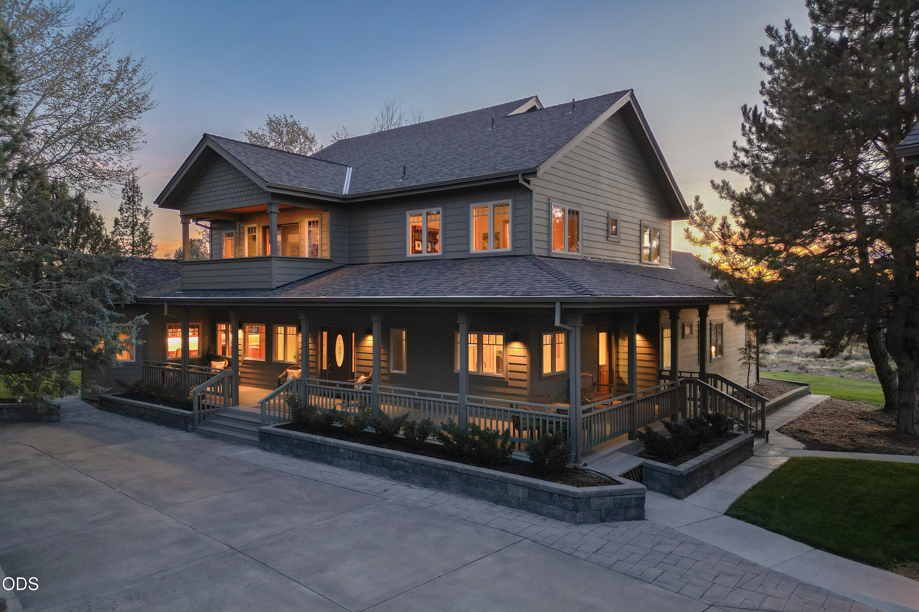 6755 SW Mount Bachelor Drive — photo