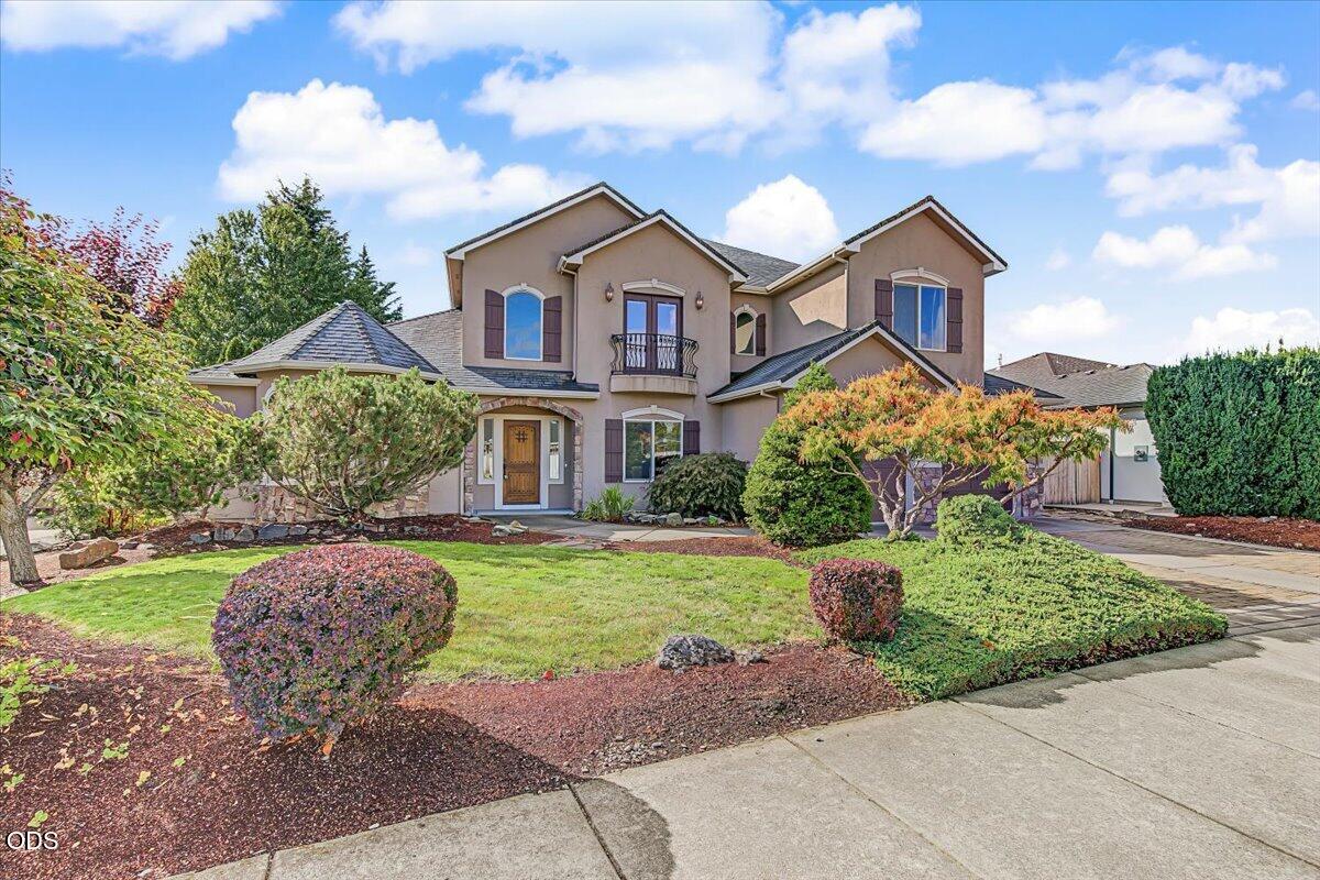 888 Arrowhead Trail, Eagle Point, OR 97524 — photo 2