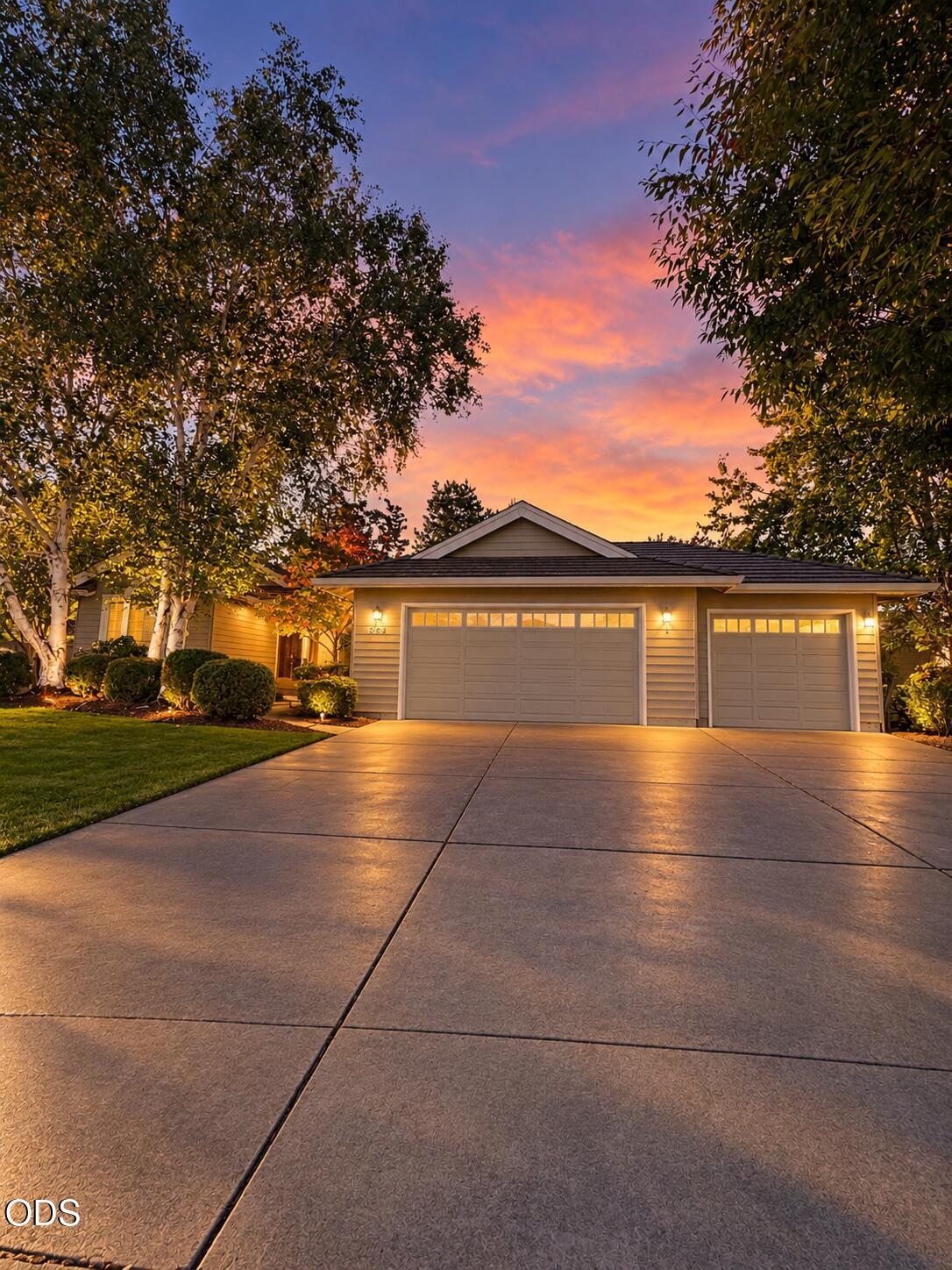902 Mountain View Drive — photo