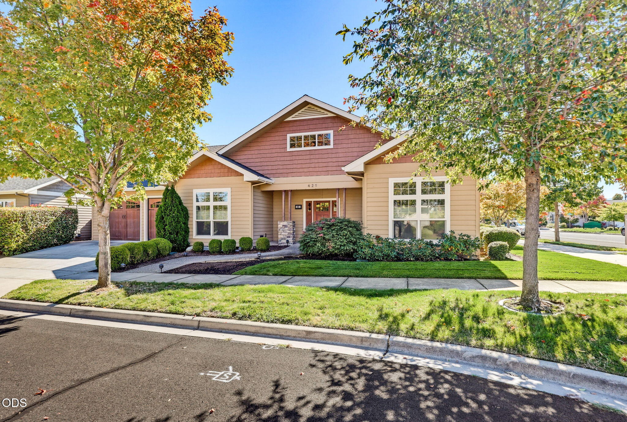 421 Stone Pointe Drive — photo