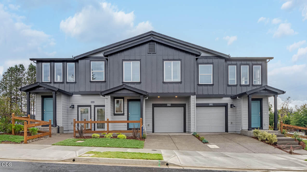 61018 SE Buxton Loop — photo