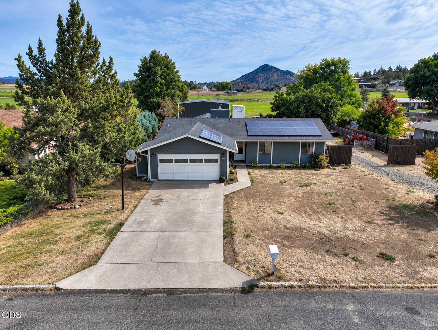 3098 NE Tennessee Lane — photo