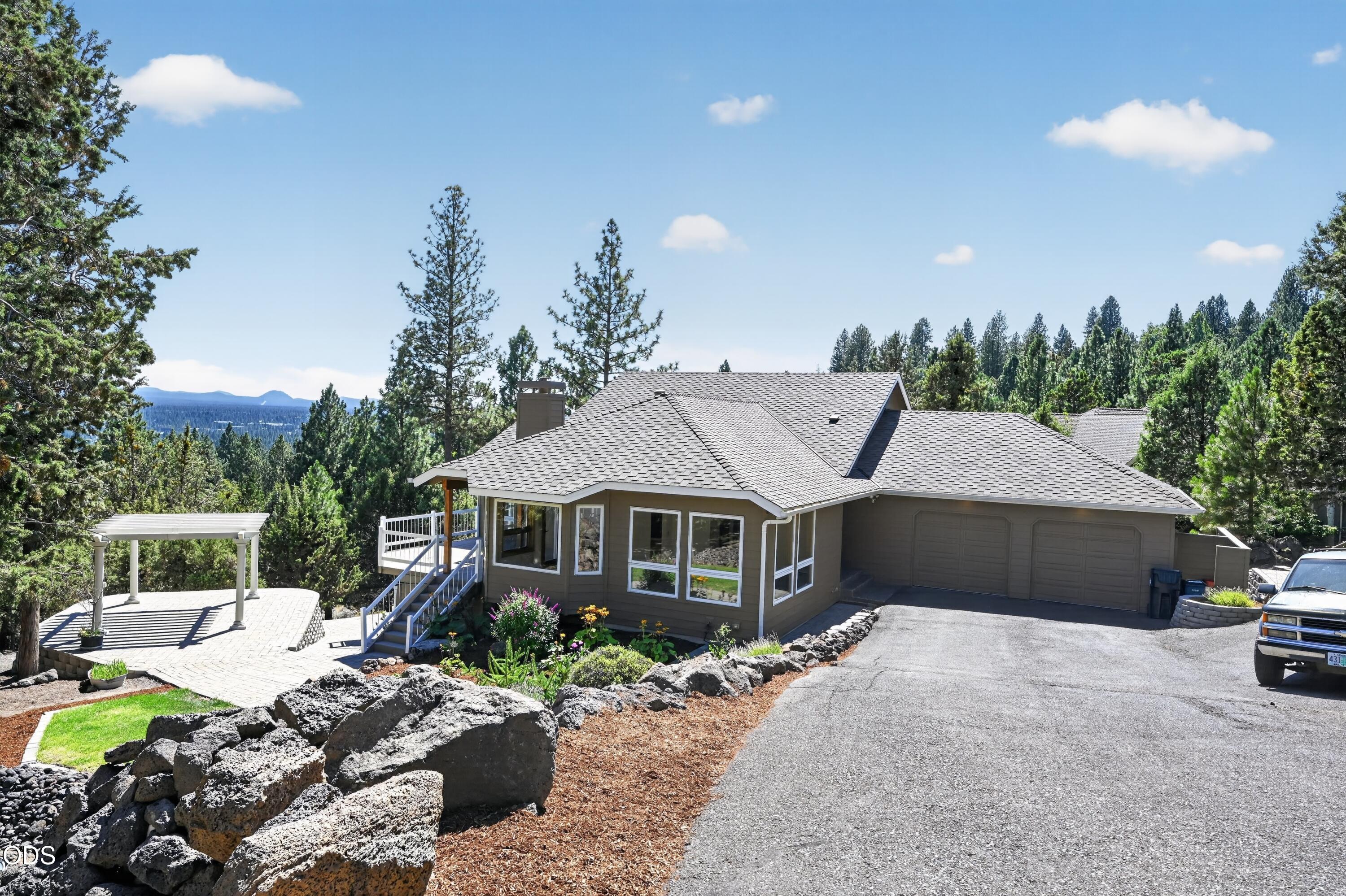 1573 NW City View Drive — photo