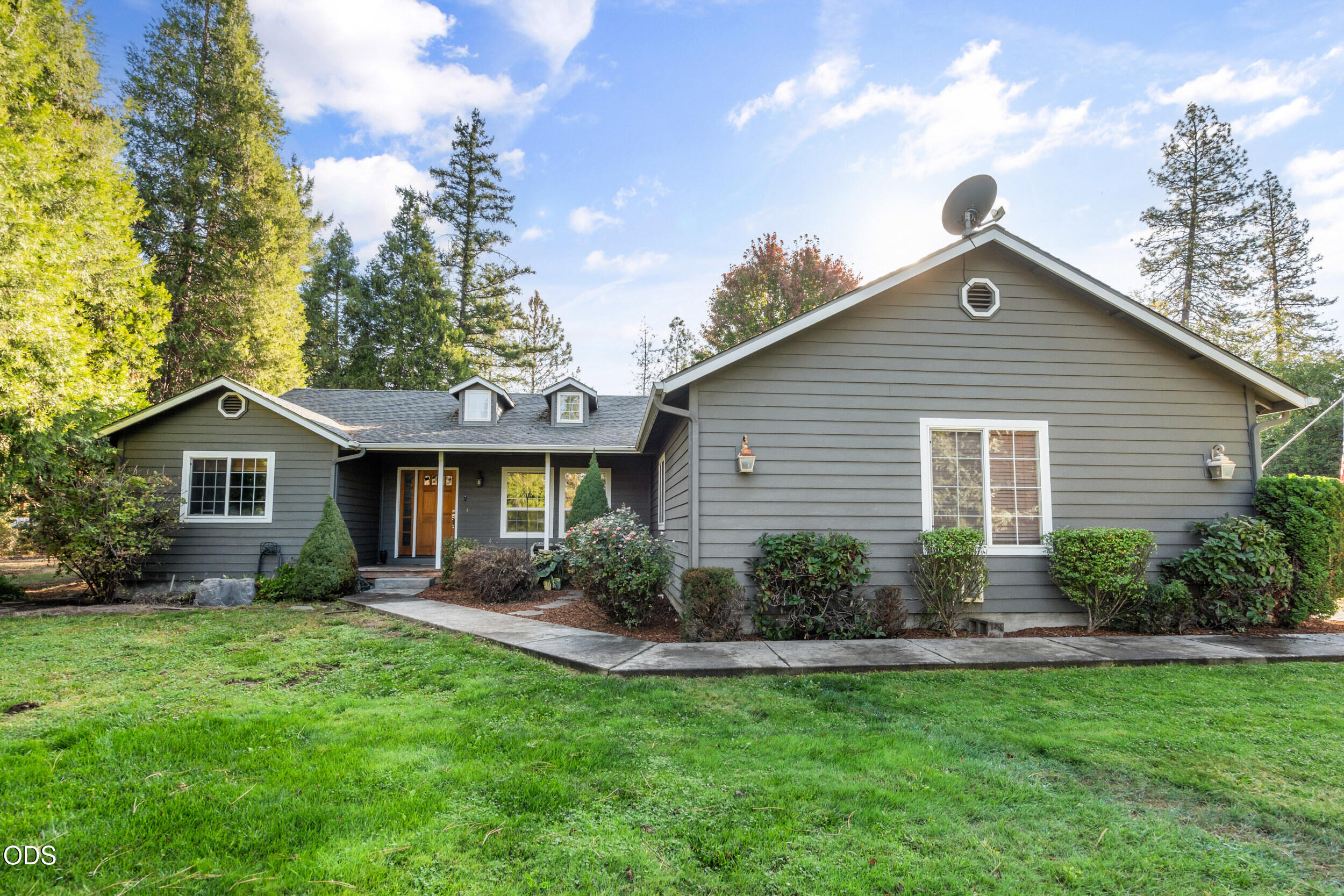 7616 Monument Drive — photo