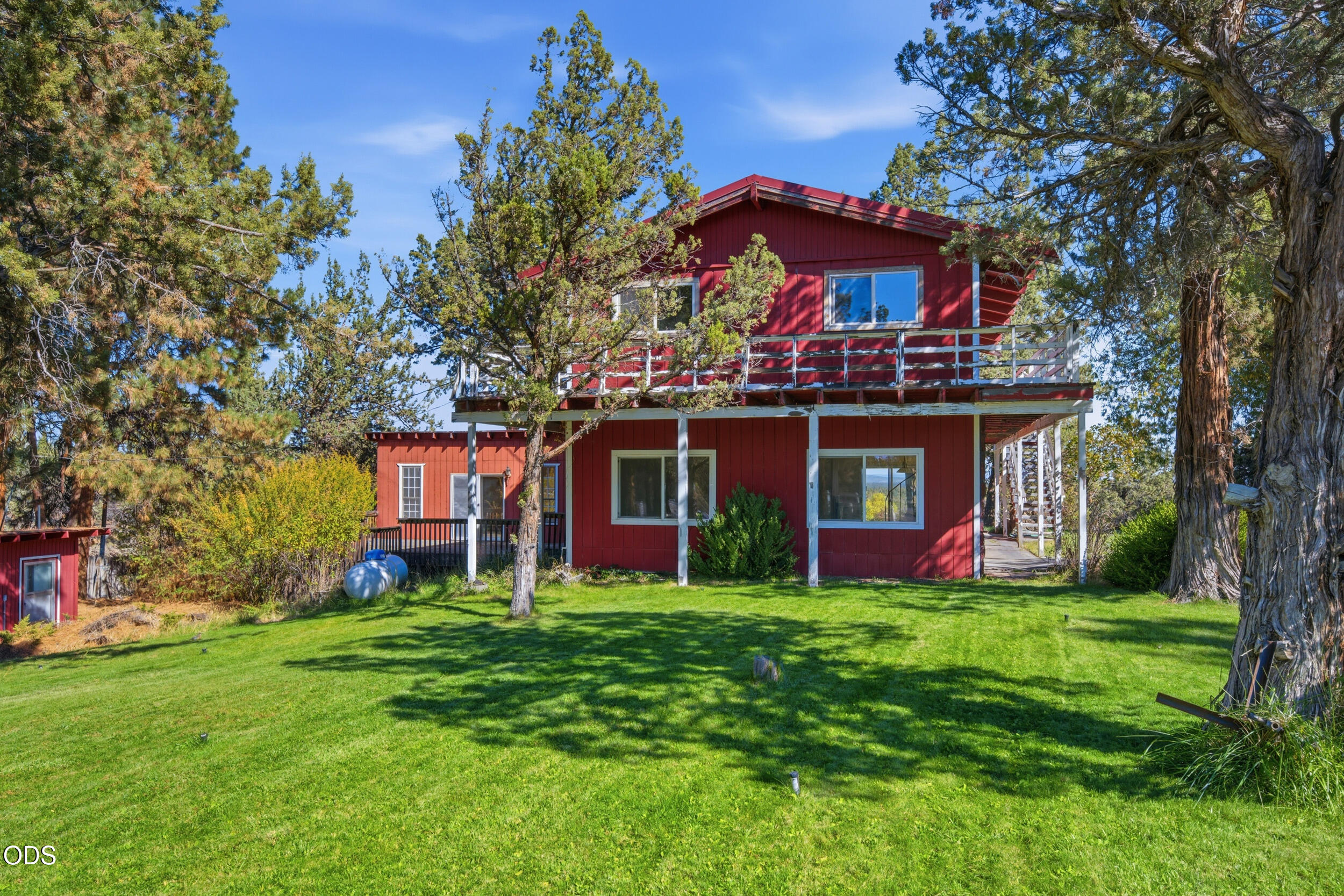 62710 Dixon Loop, Bend, OR 97701 — photo 2