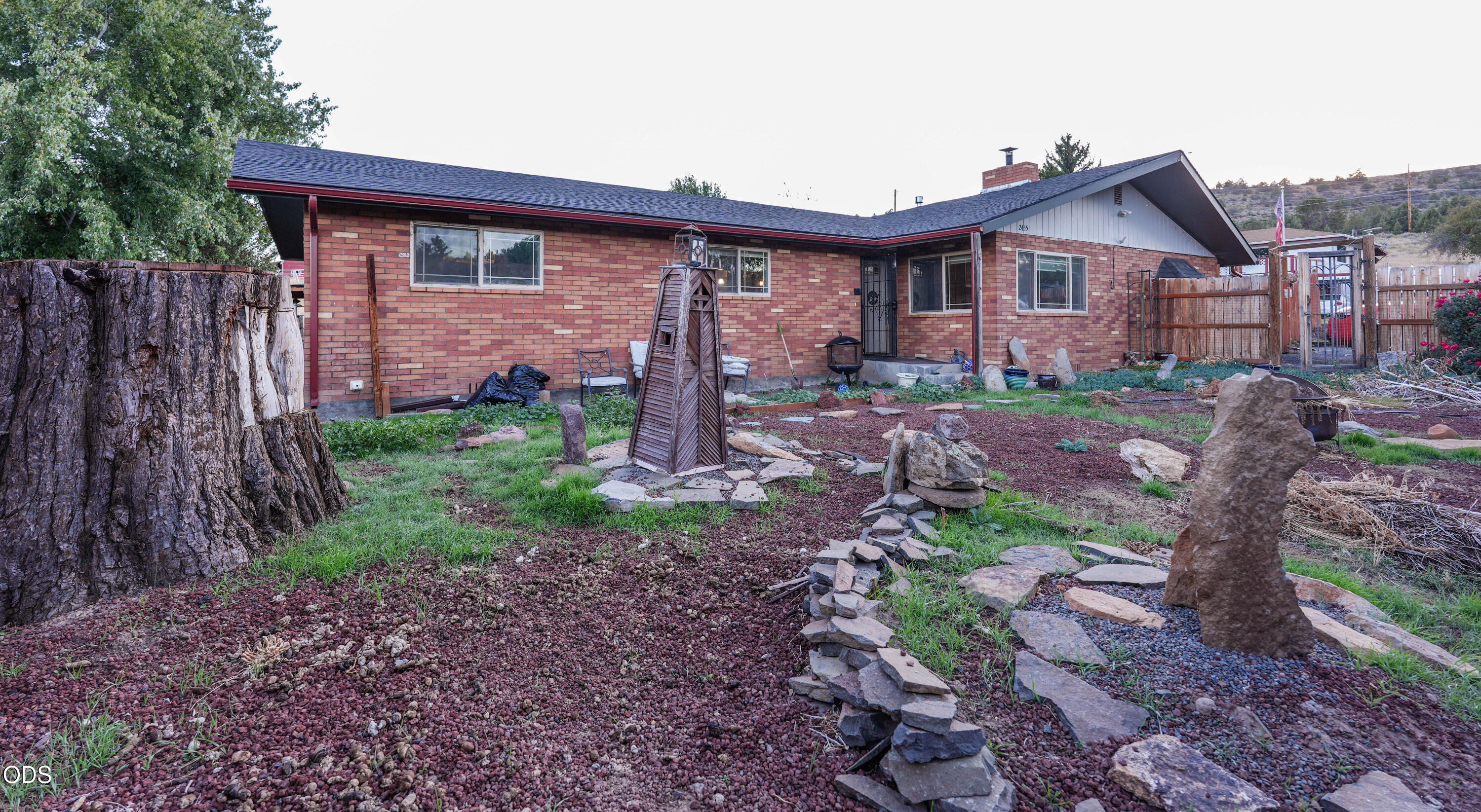 2455 Redwood Drive — photo