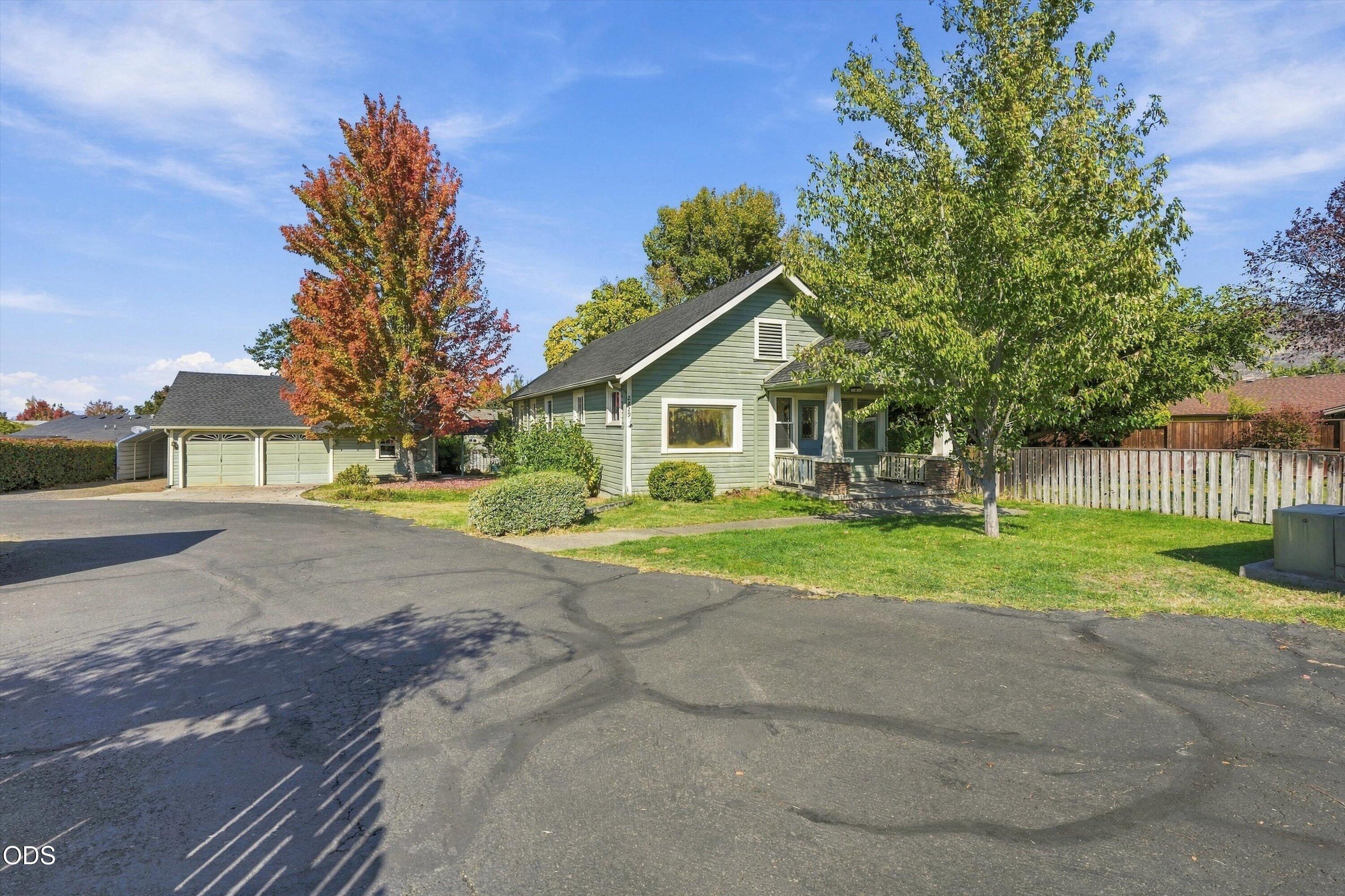 2229 Spring Street — photo