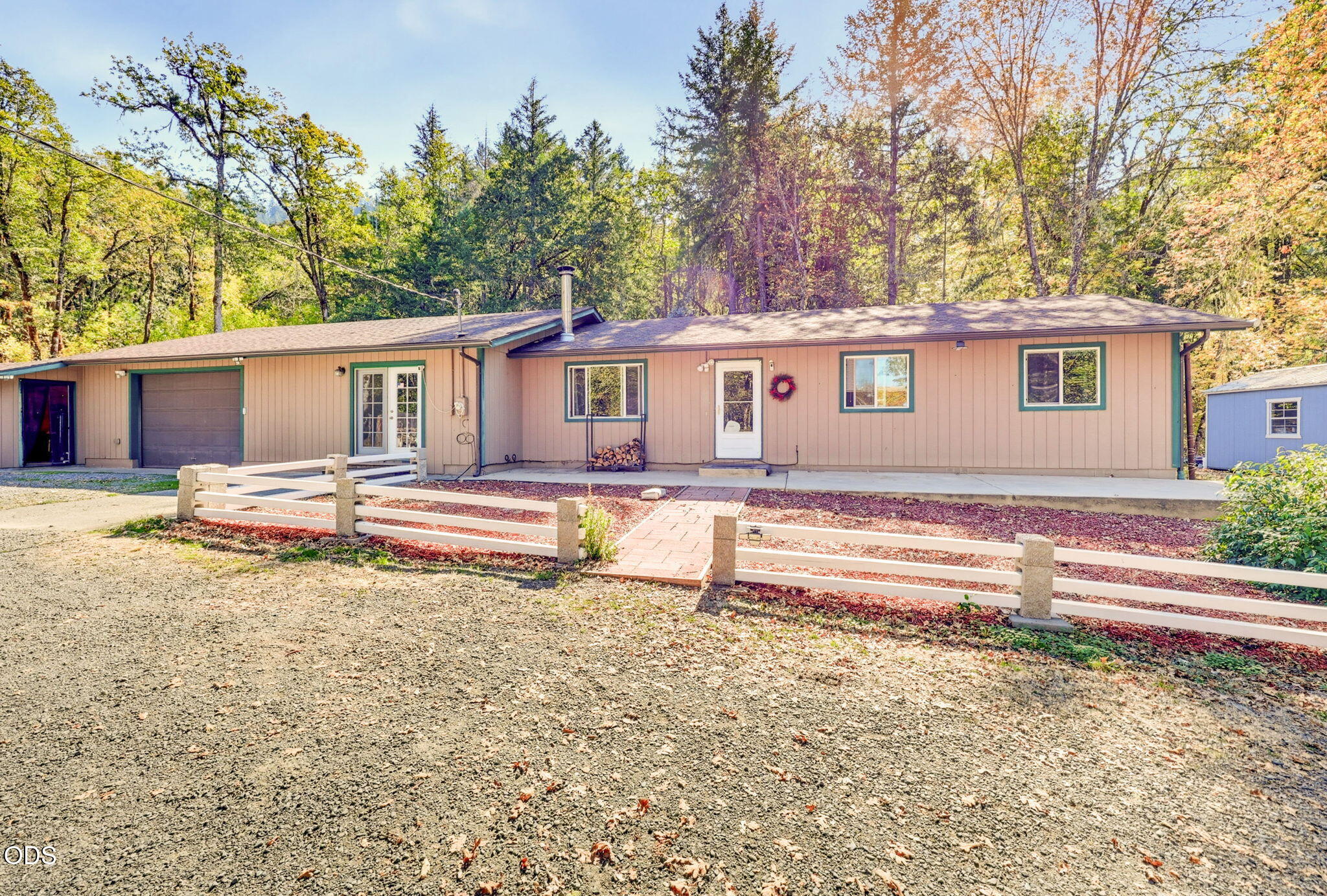 835 Greenview Drive — photo