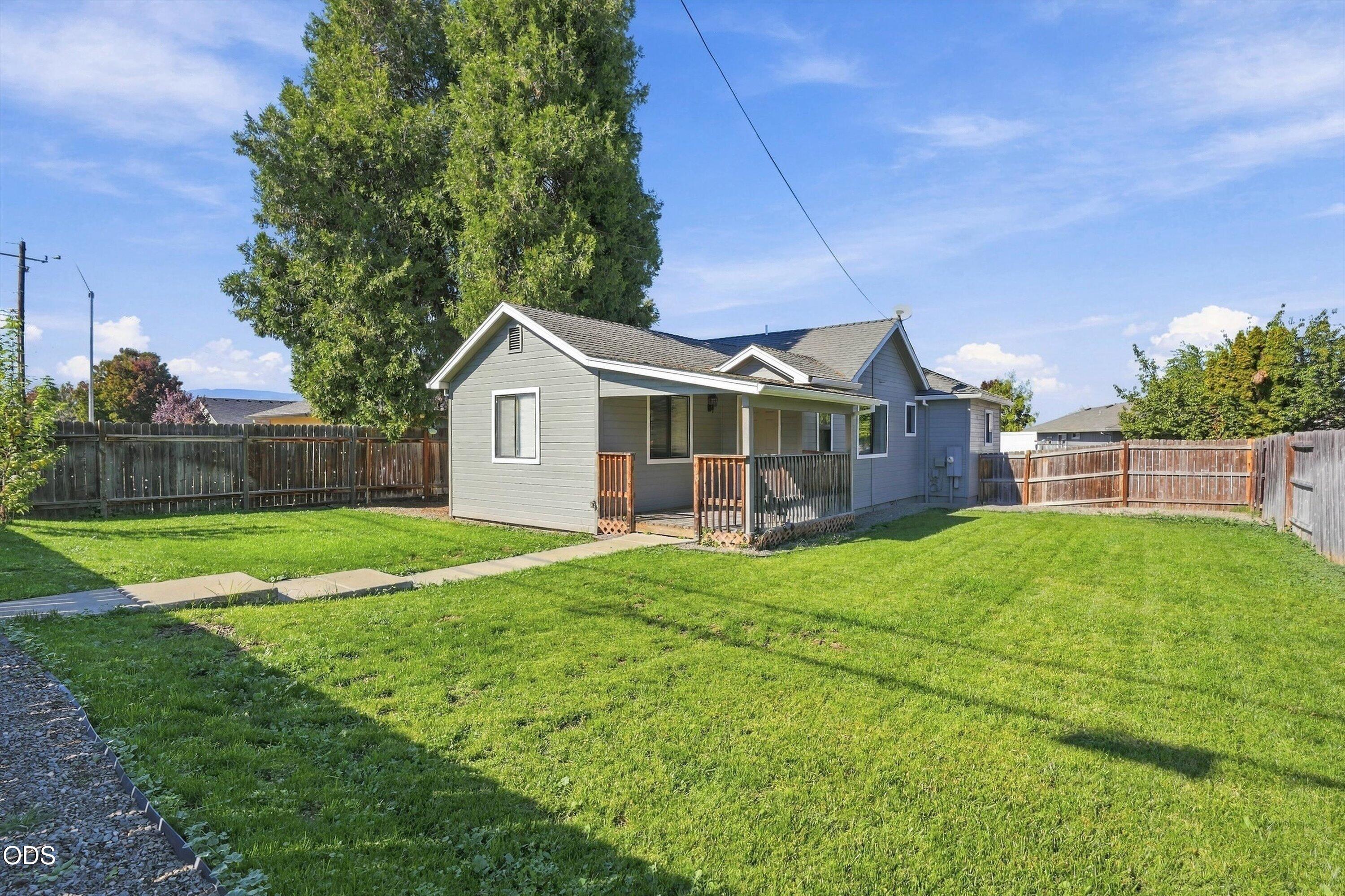 1908 Cunningham Avenue — photo