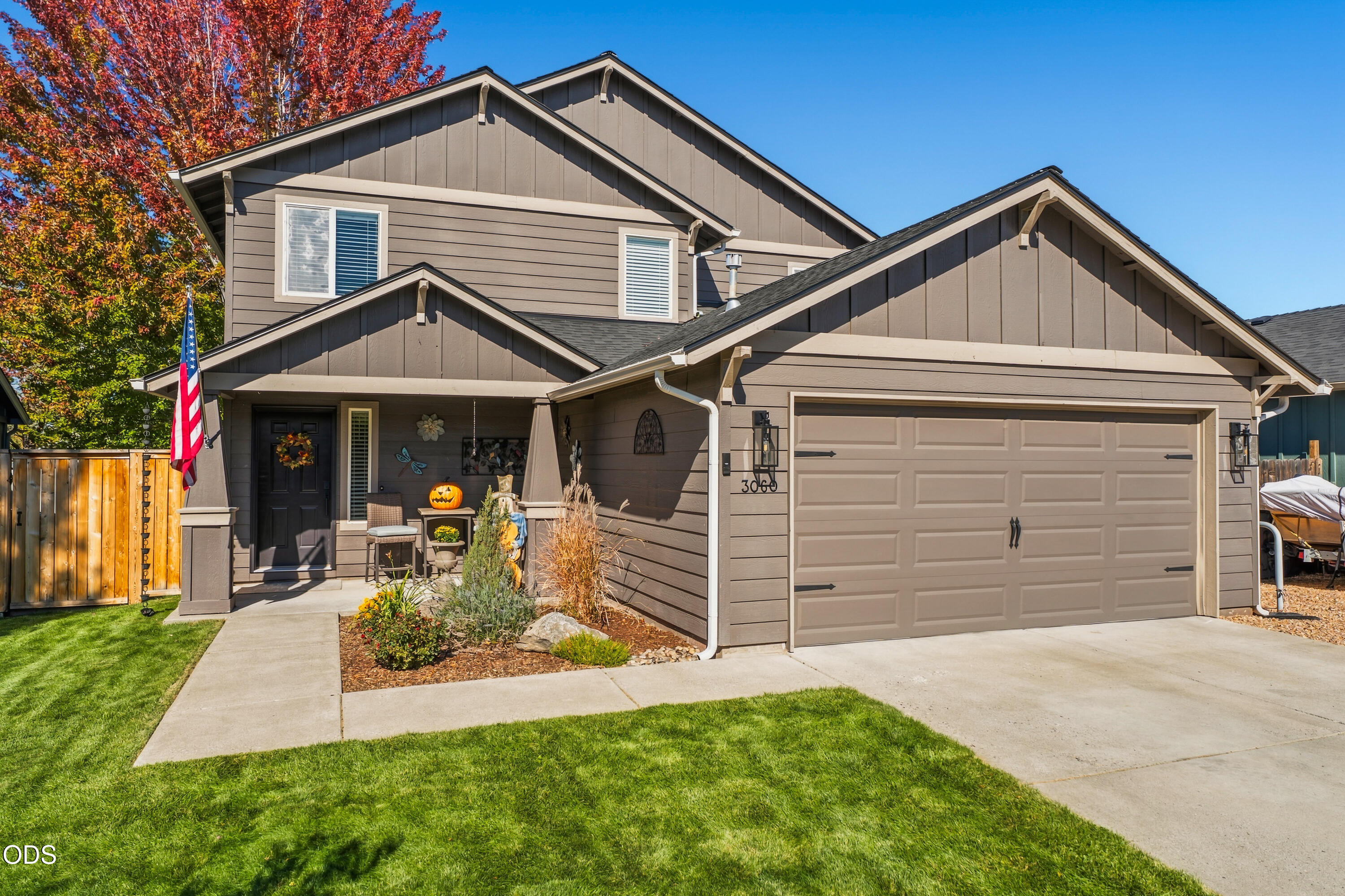 3060 NE Yellow Ribbon Drive — photo