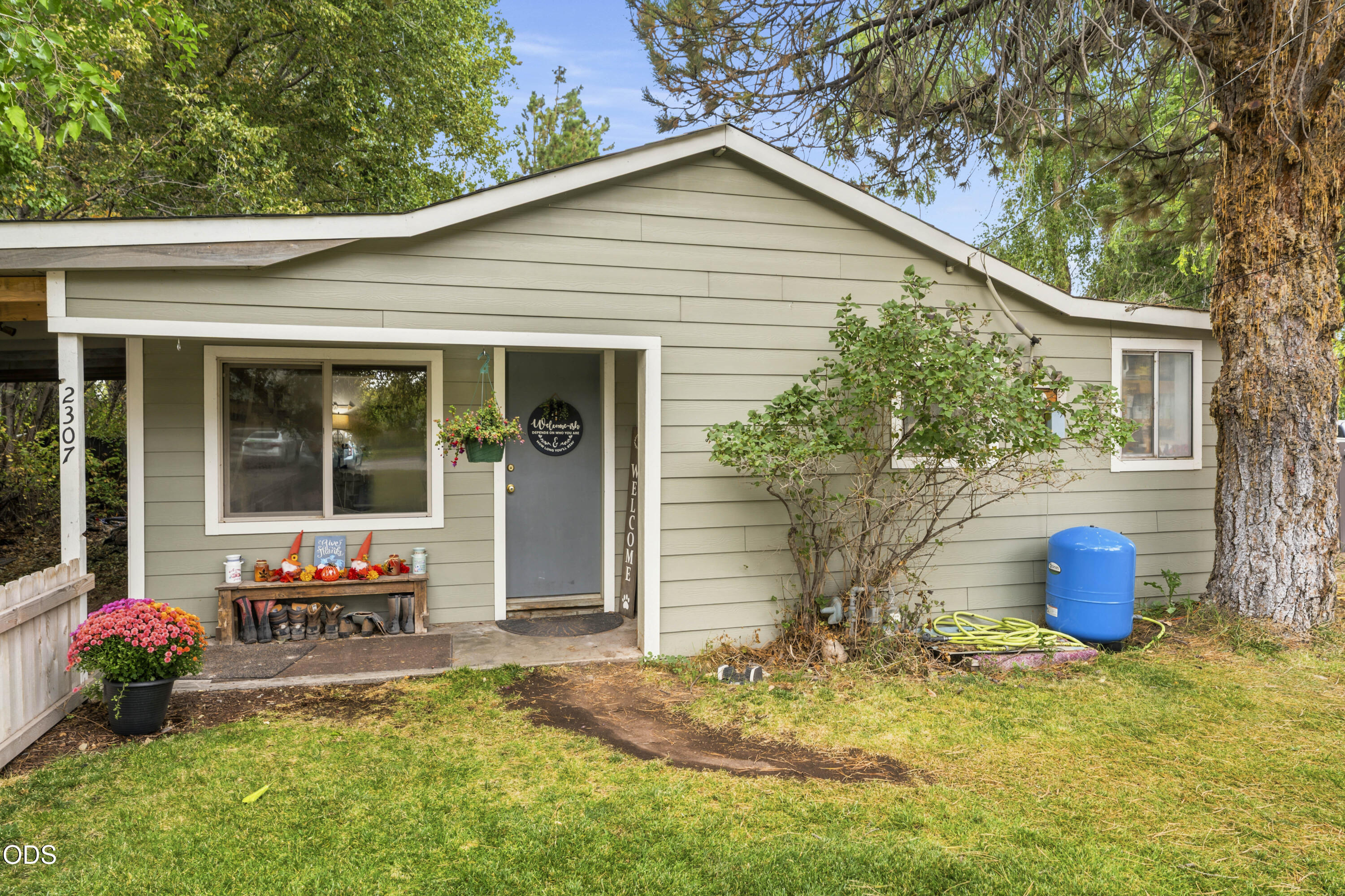 2307 SE Willowdale Lane — photo