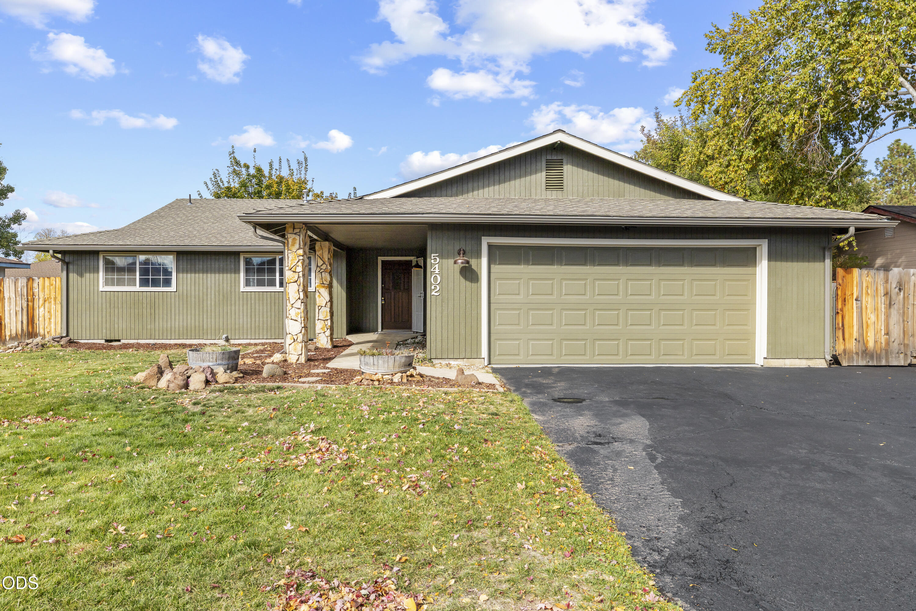 5402 Knightwood Drive — photo