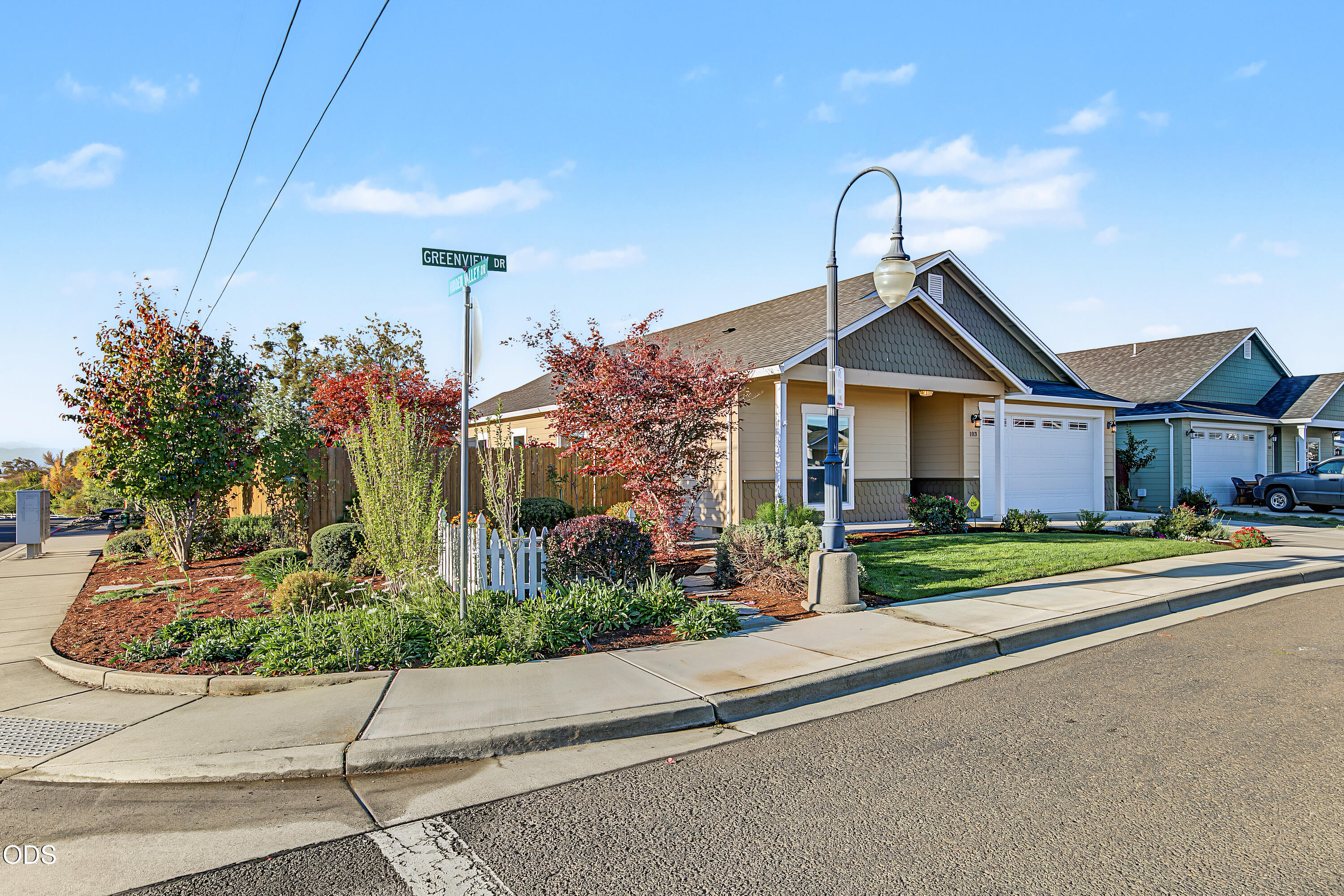 103 Greenview Drive, Eagle Point, OR 97524 — photo 2