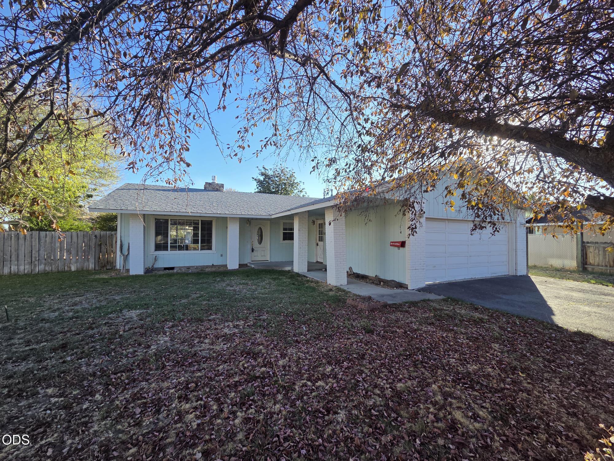 5076 Southview Drive — photo