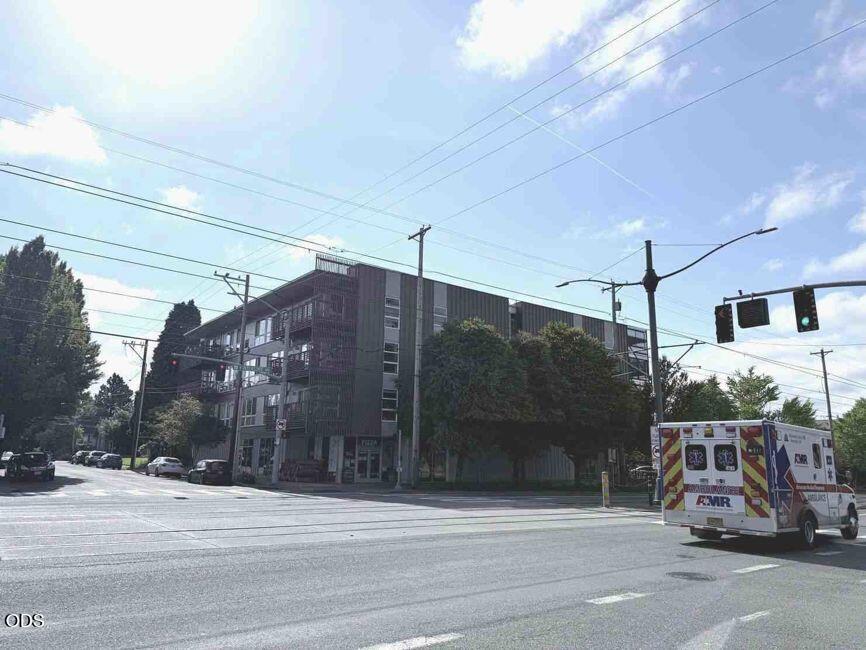 3970 N Interstate Avenue, Unit 306 — photo