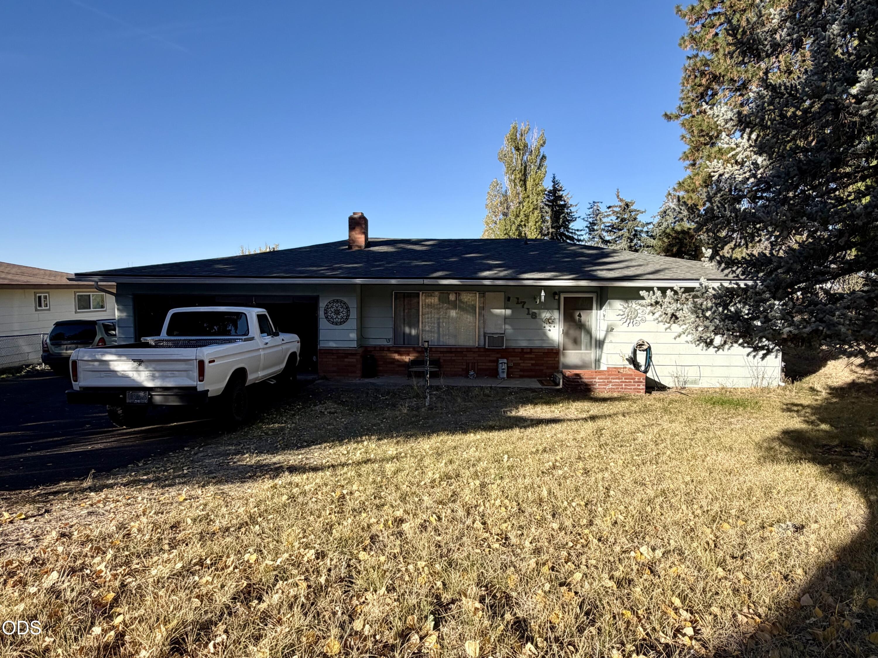 1718 Shawna Court — photo