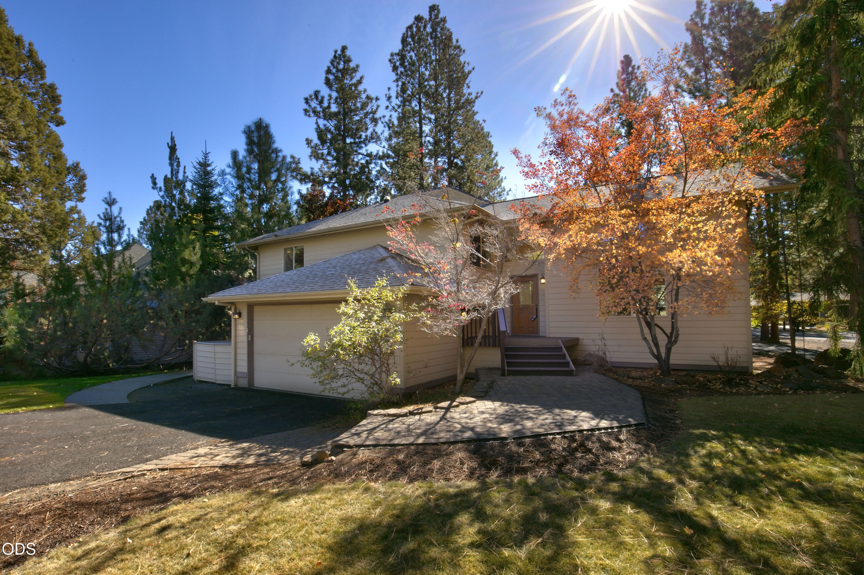2747 NW Whitworth Way — photo