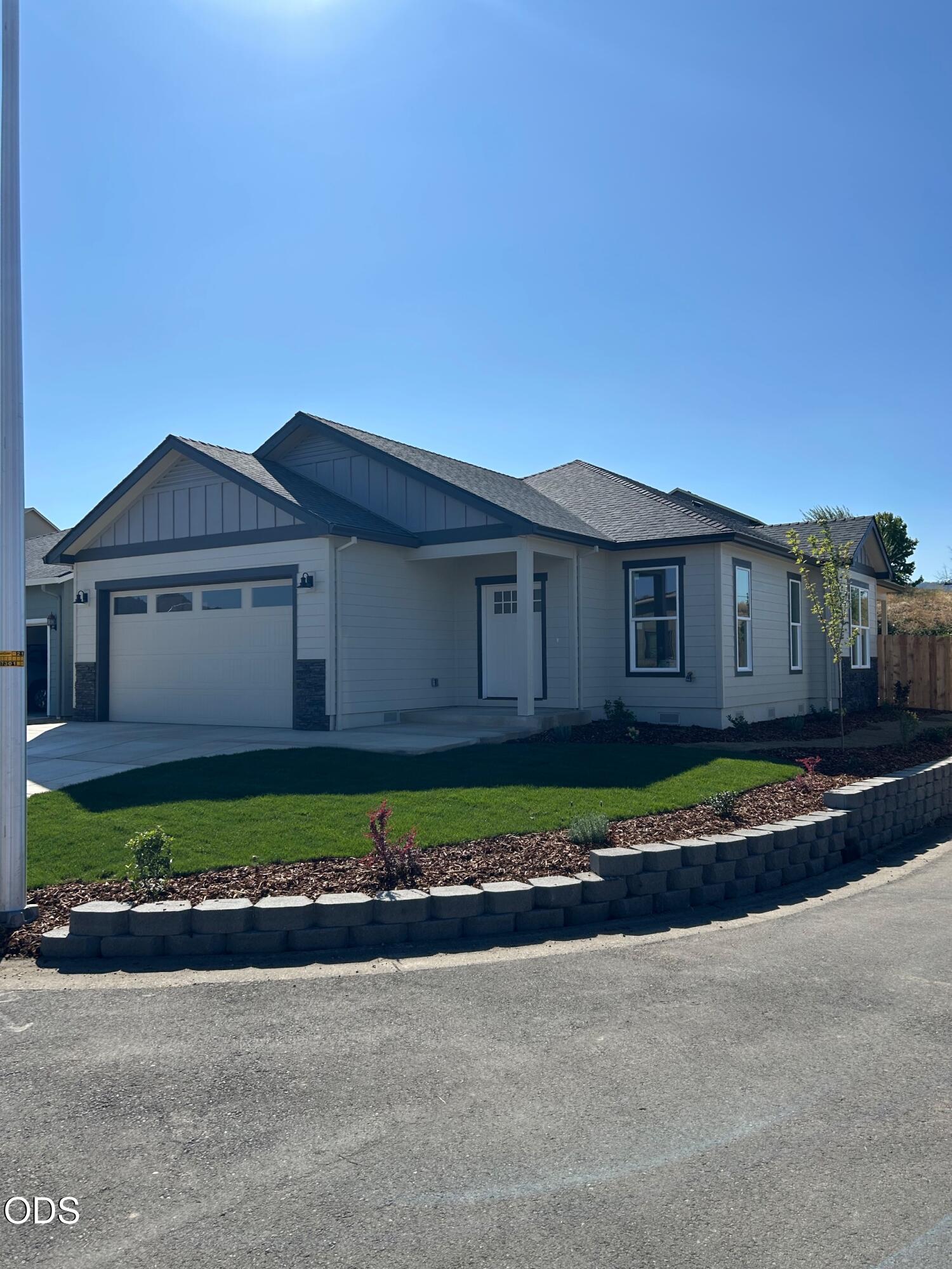 301 Oak Valley Drive — photo