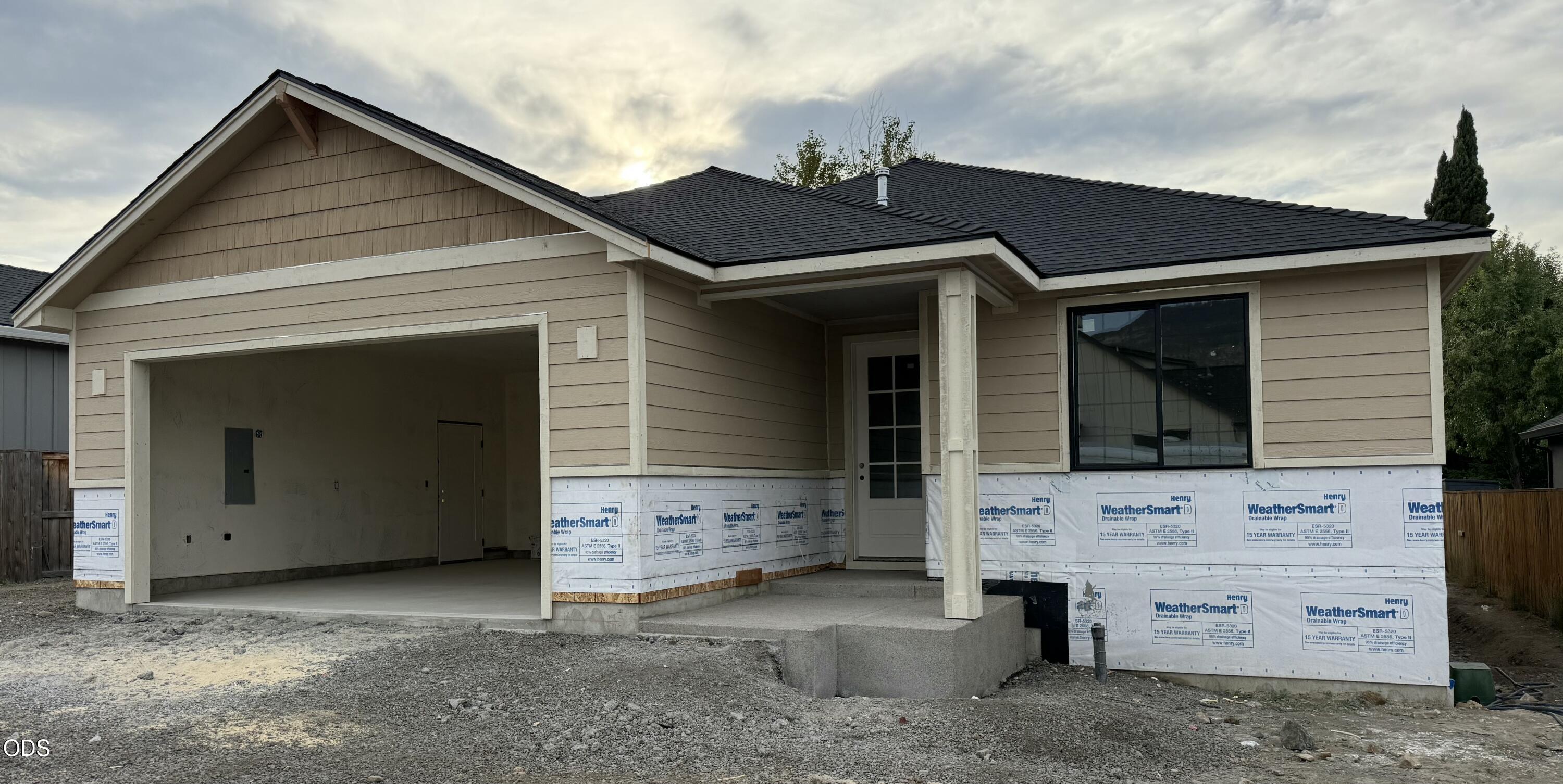 2535 Deschutes Drive — photo