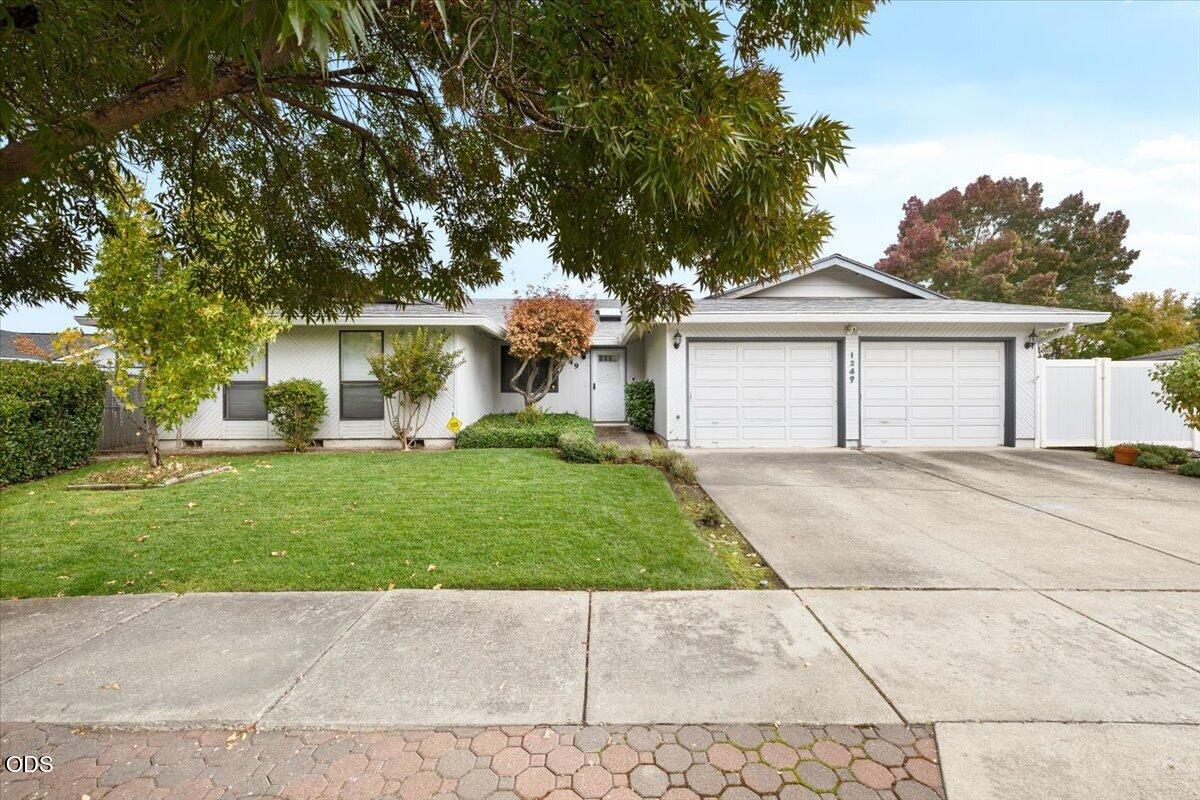 1249 La Loma Drive — photo