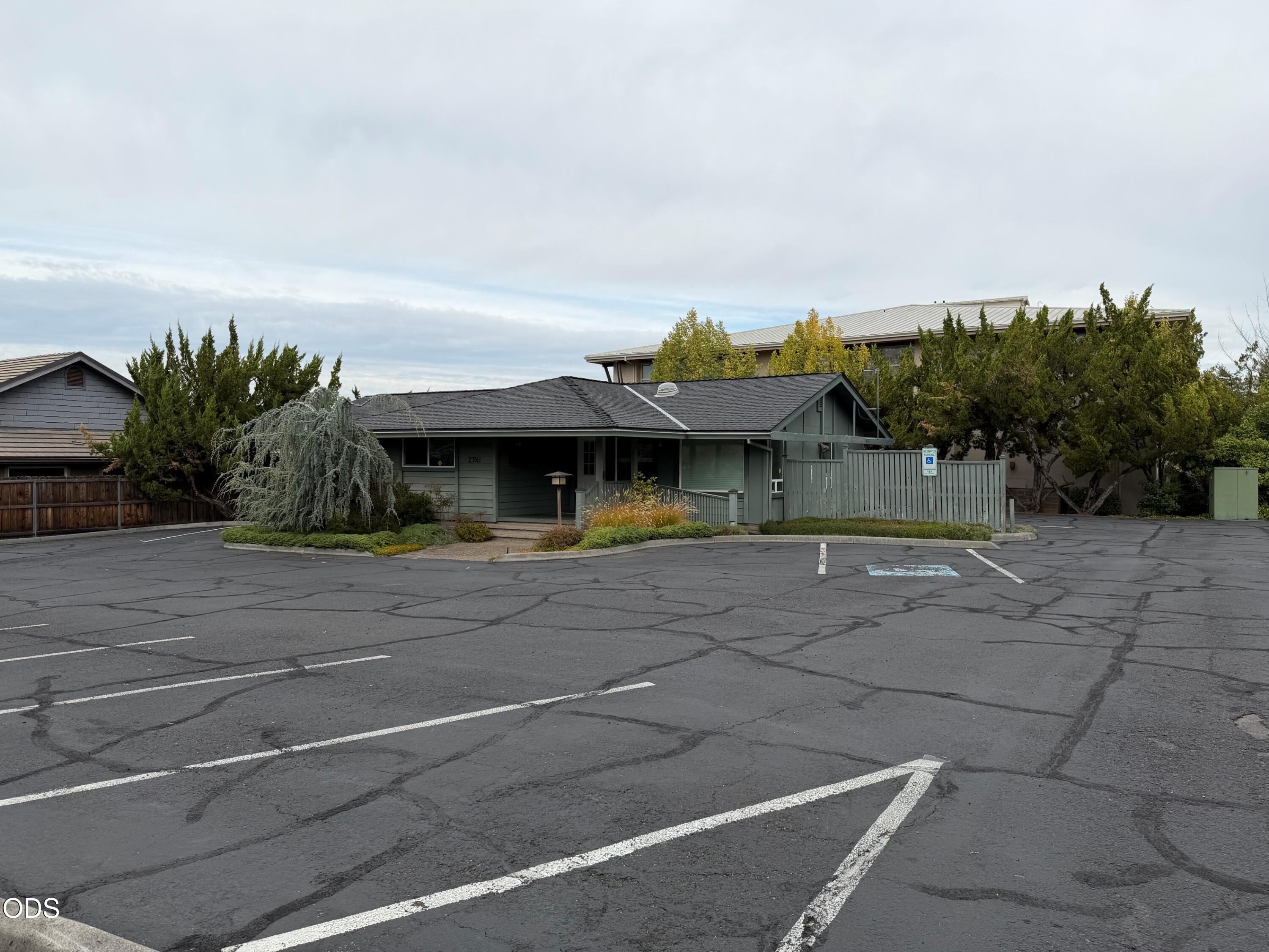 2941 Doctors Park Drive — photo