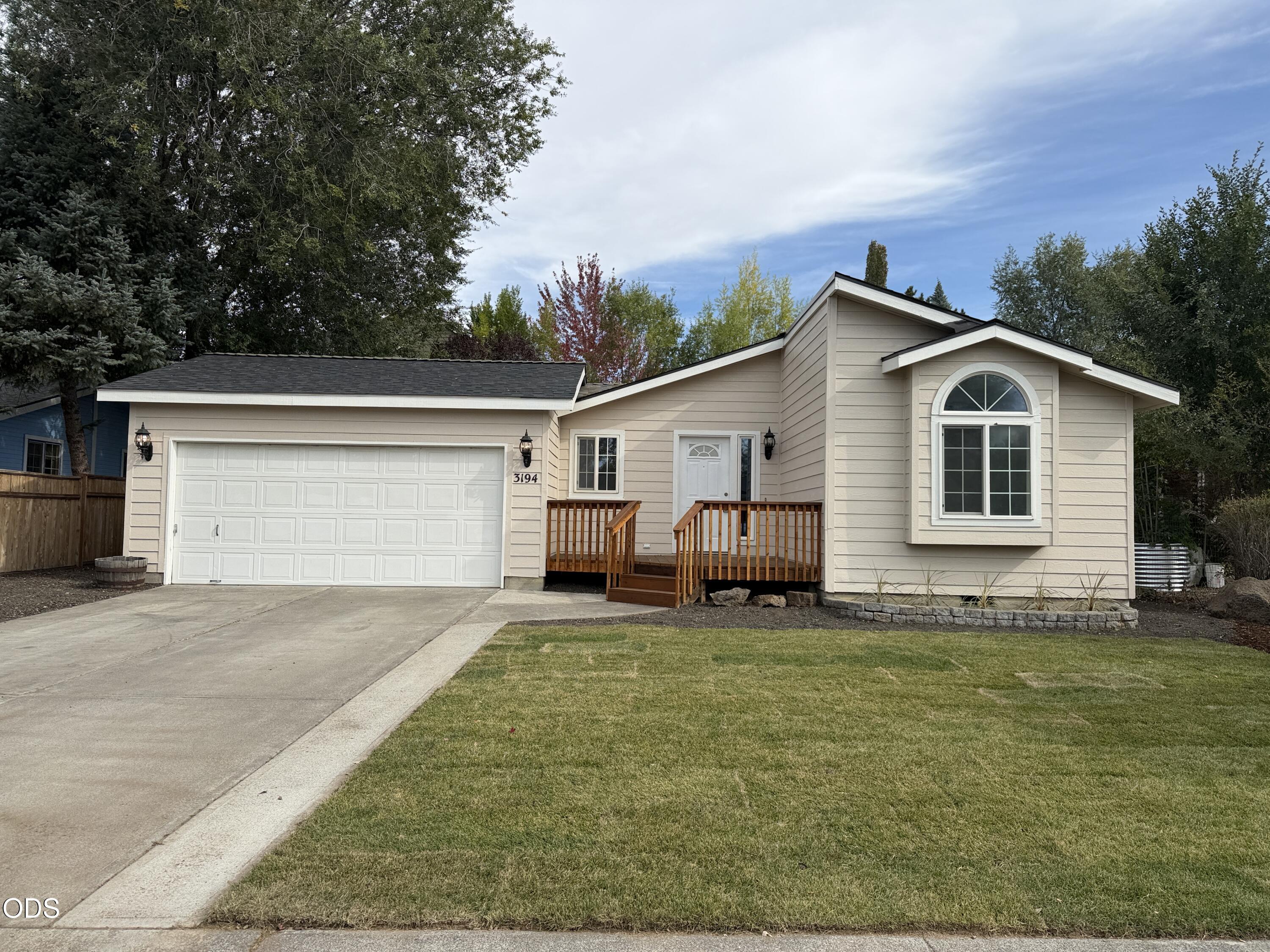 3194 NE Weeping Willow Drive — photo