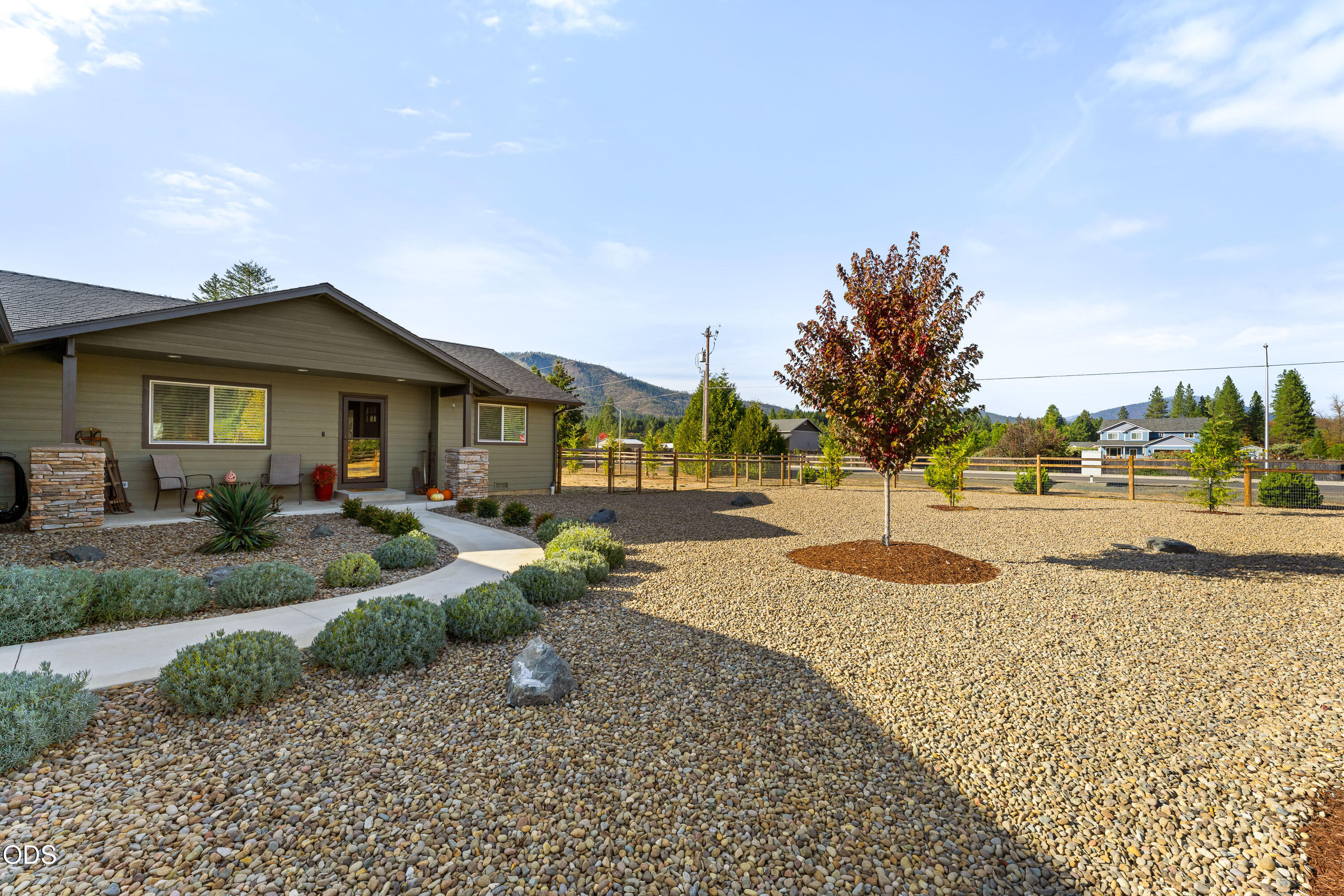 601 E Forks Circle, Cave Junction, OR 97523 — photo 2
