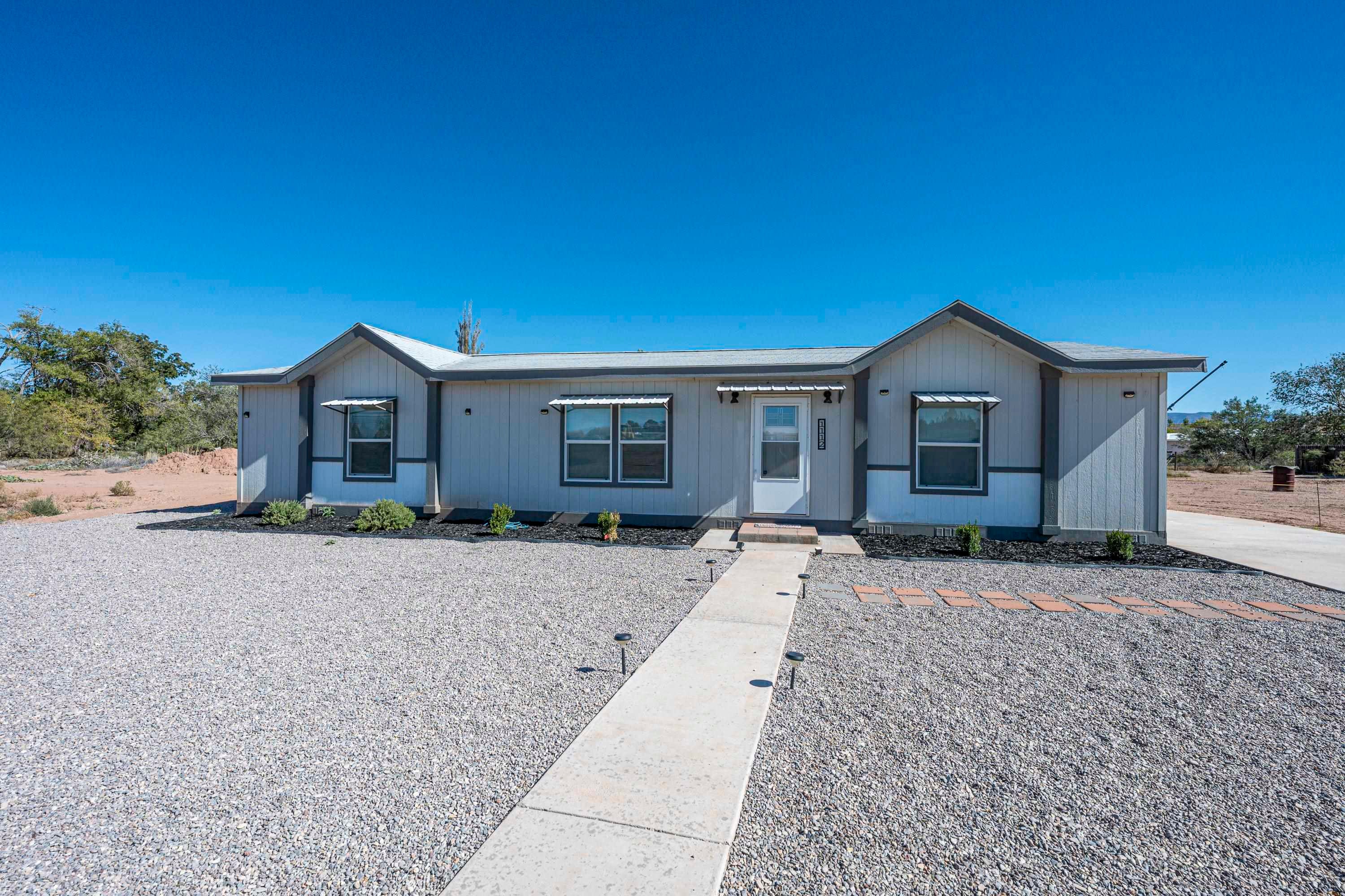 1112 Lawrence Dr — photo
