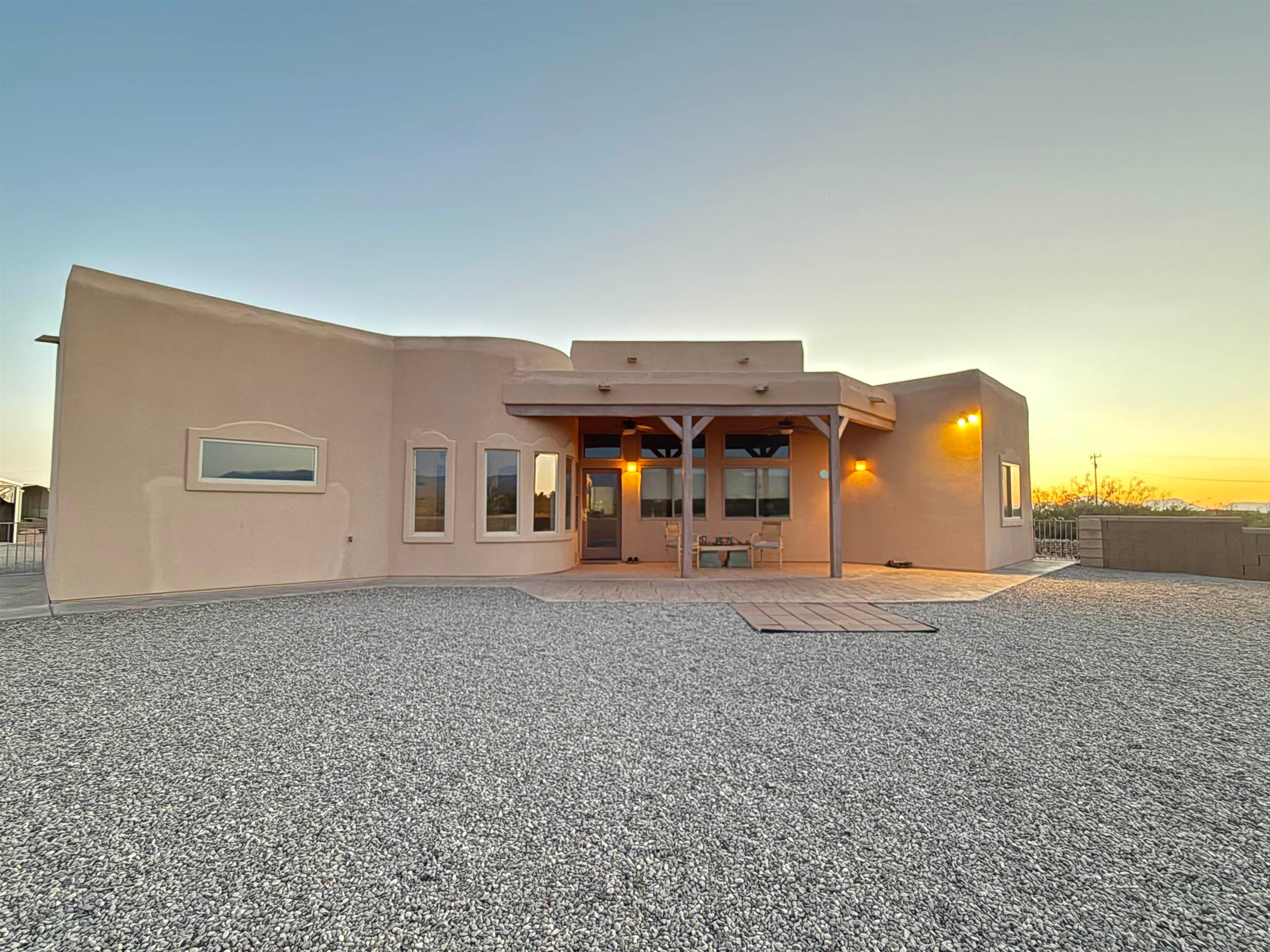 577 Riata Rd, Tularosa, NM 88352 — photo 2