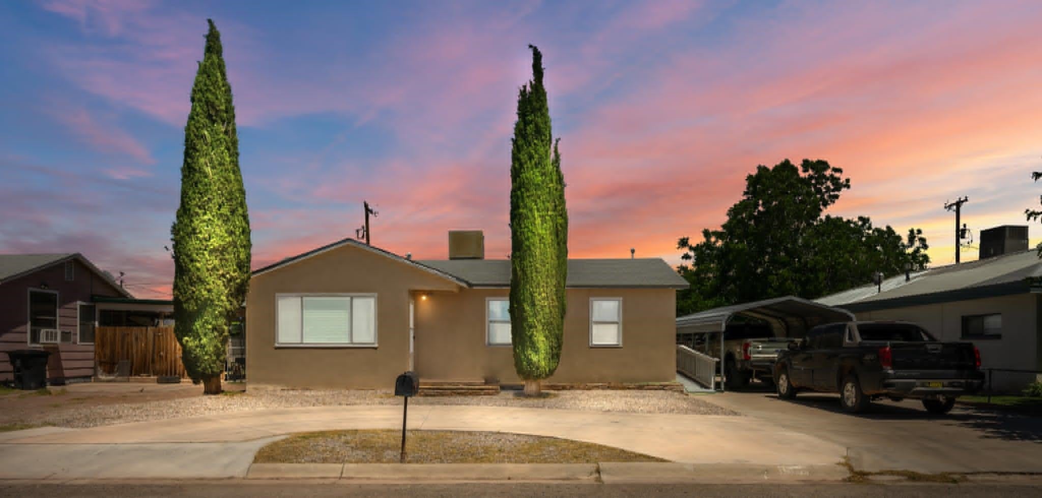 1006 Montezuma Ave — photo