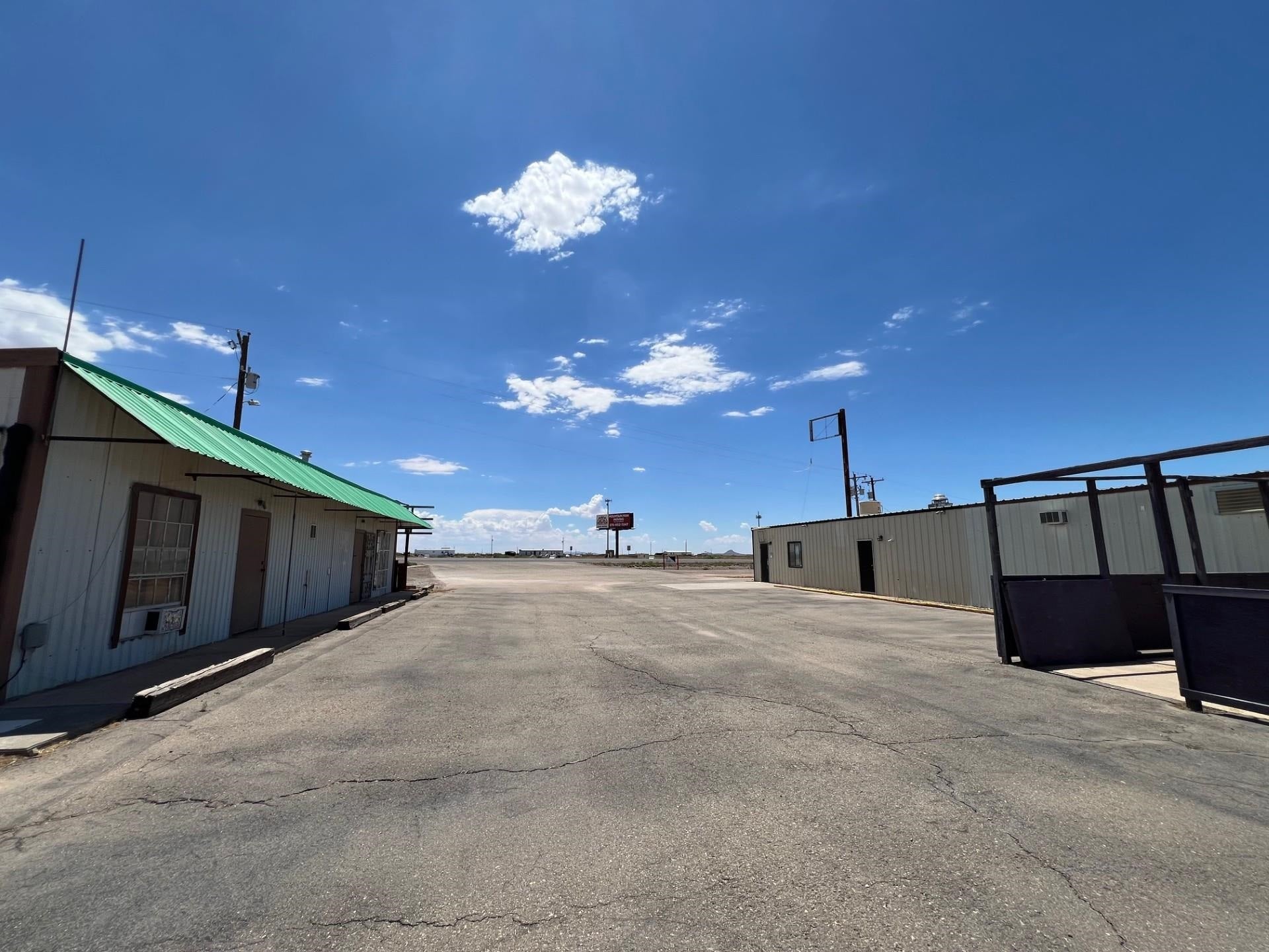 20733 US Hwy 70 — photo