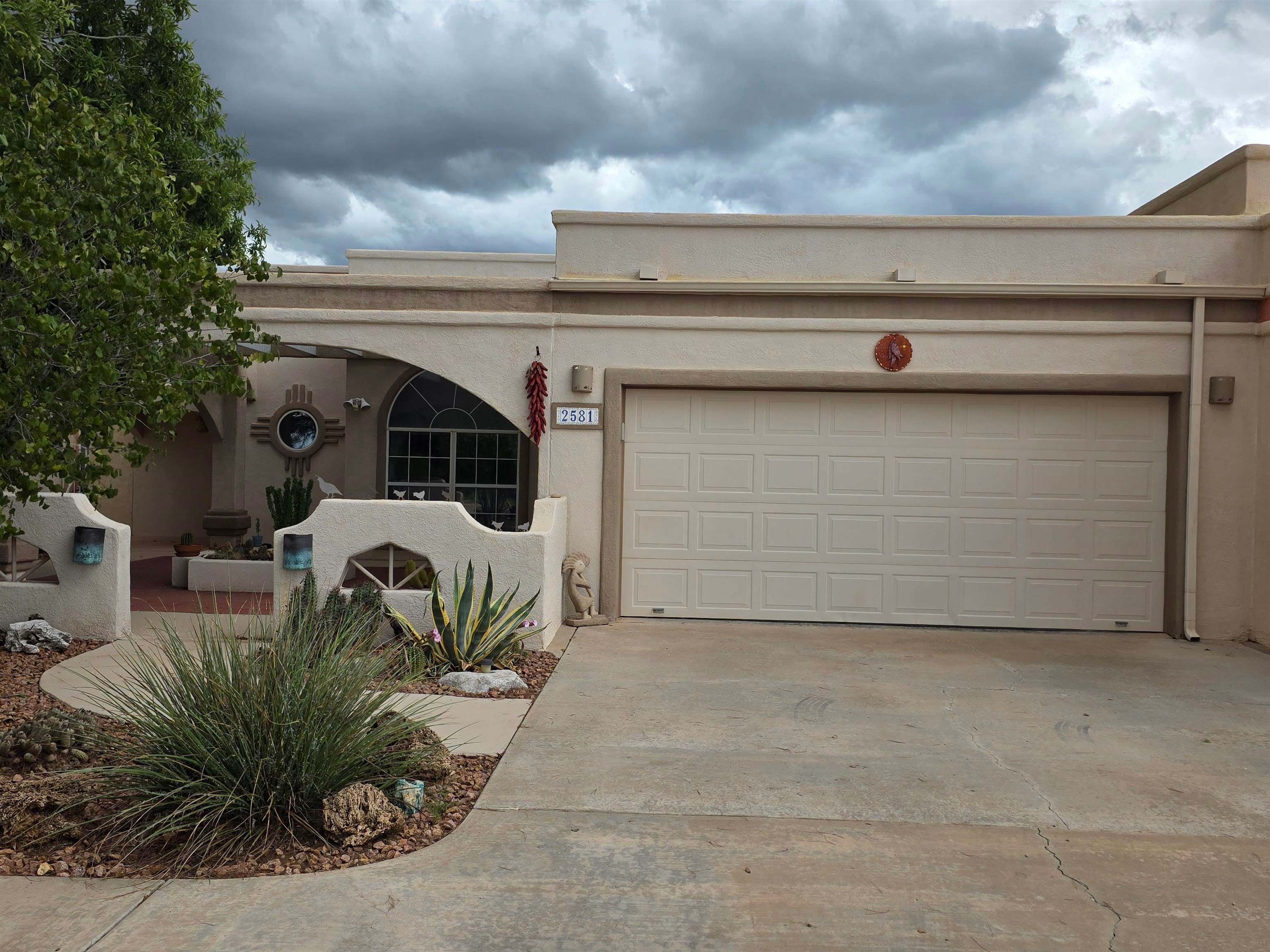 2581 Hamilton Rd — photo