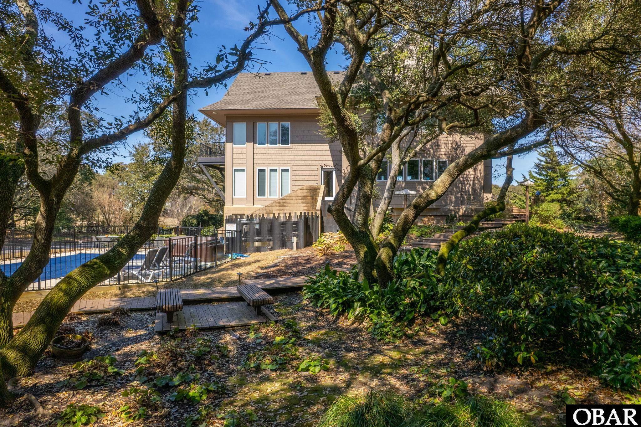 559 Hunt Club Drive — photo