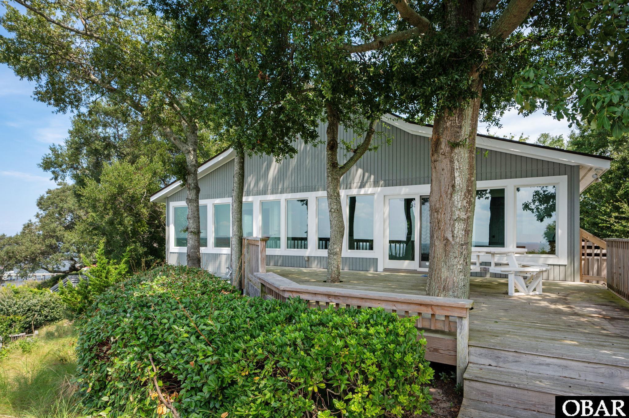 111 Clipper Court — photo