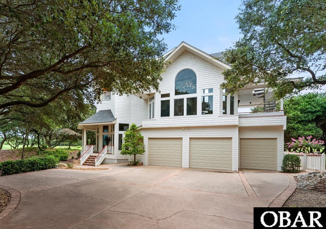 565 Live Oak Court — photo