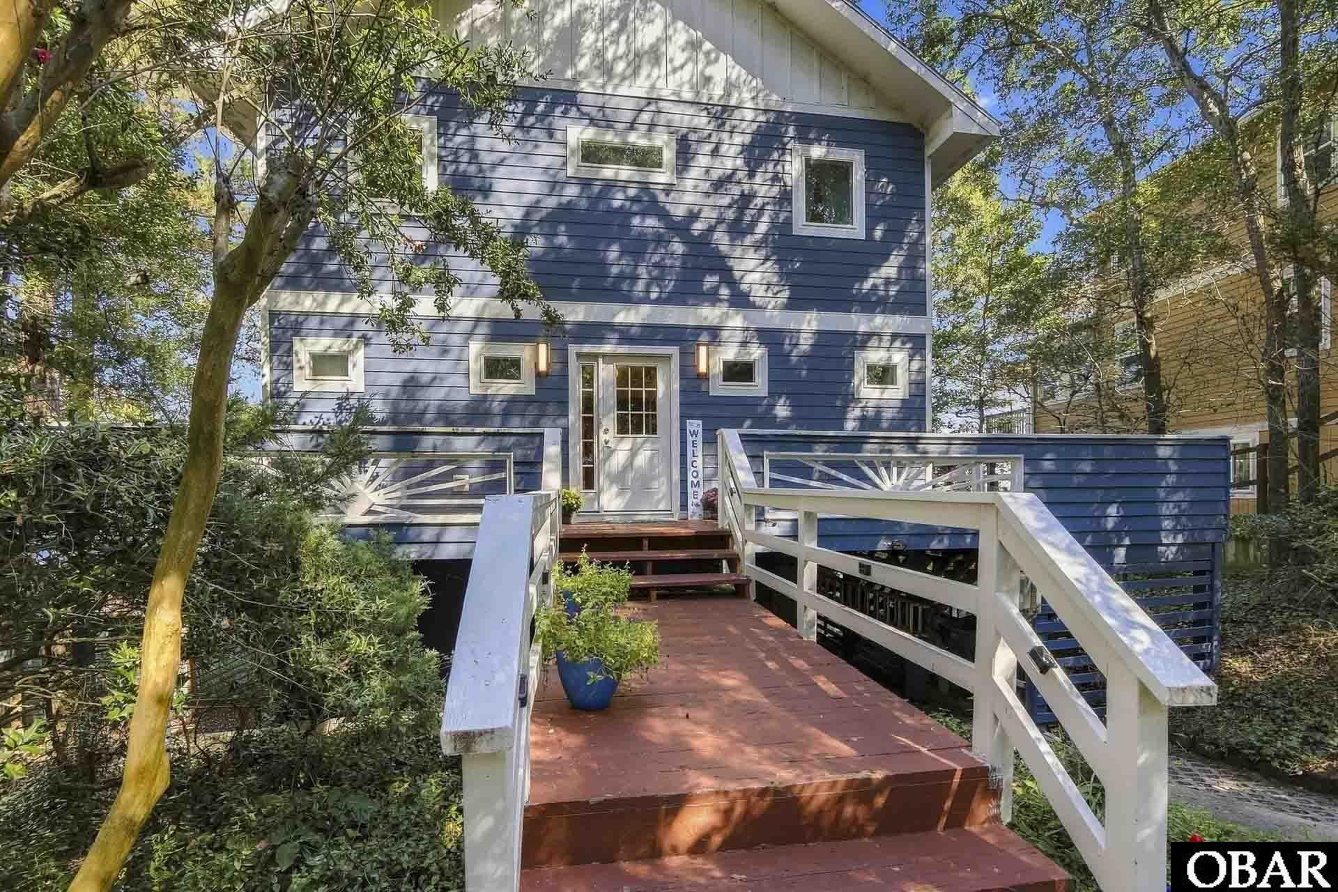 210 E Sir Walter Raleigh Drive — photo