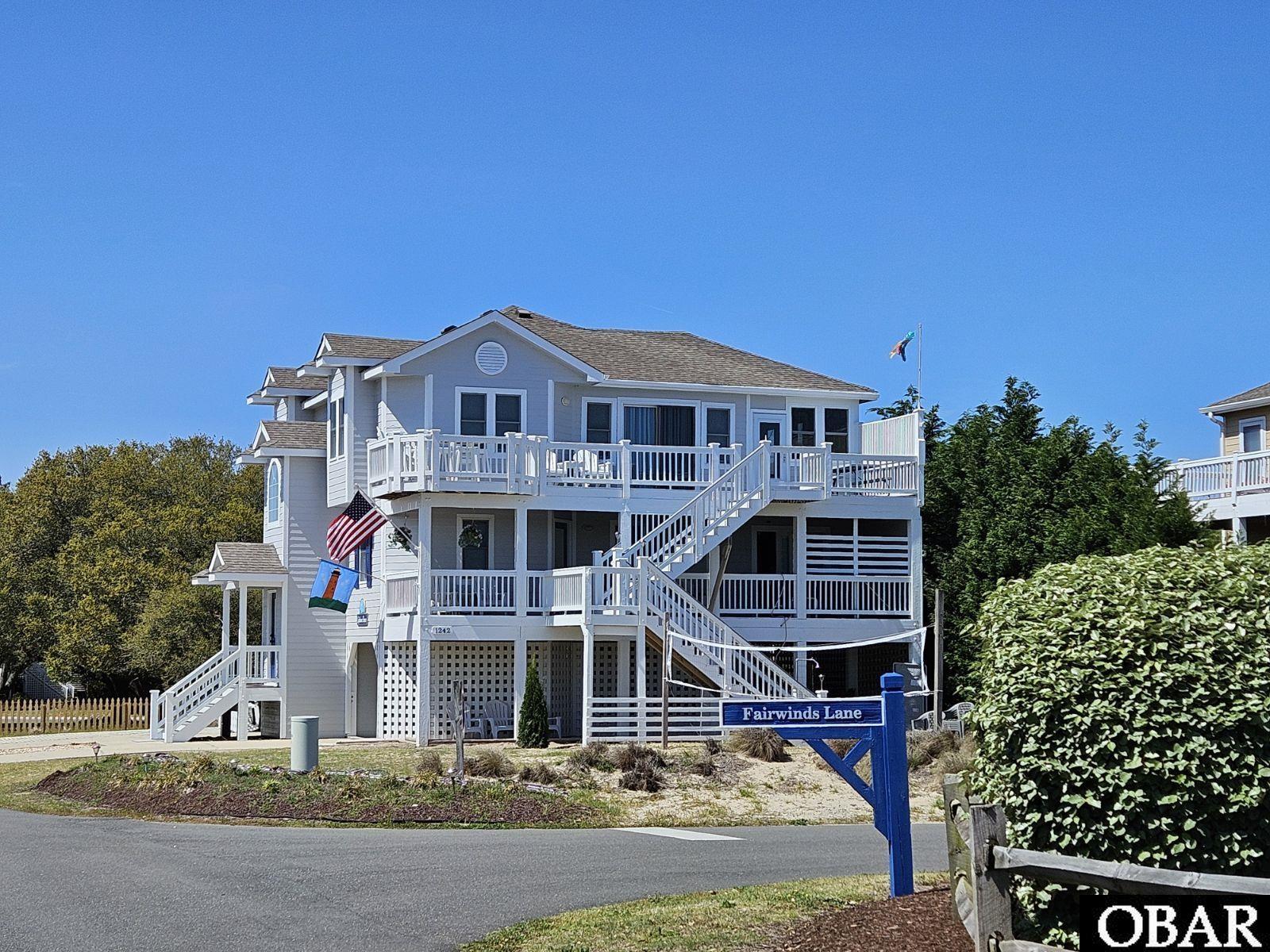 1242 Fairwinds Lane — photo