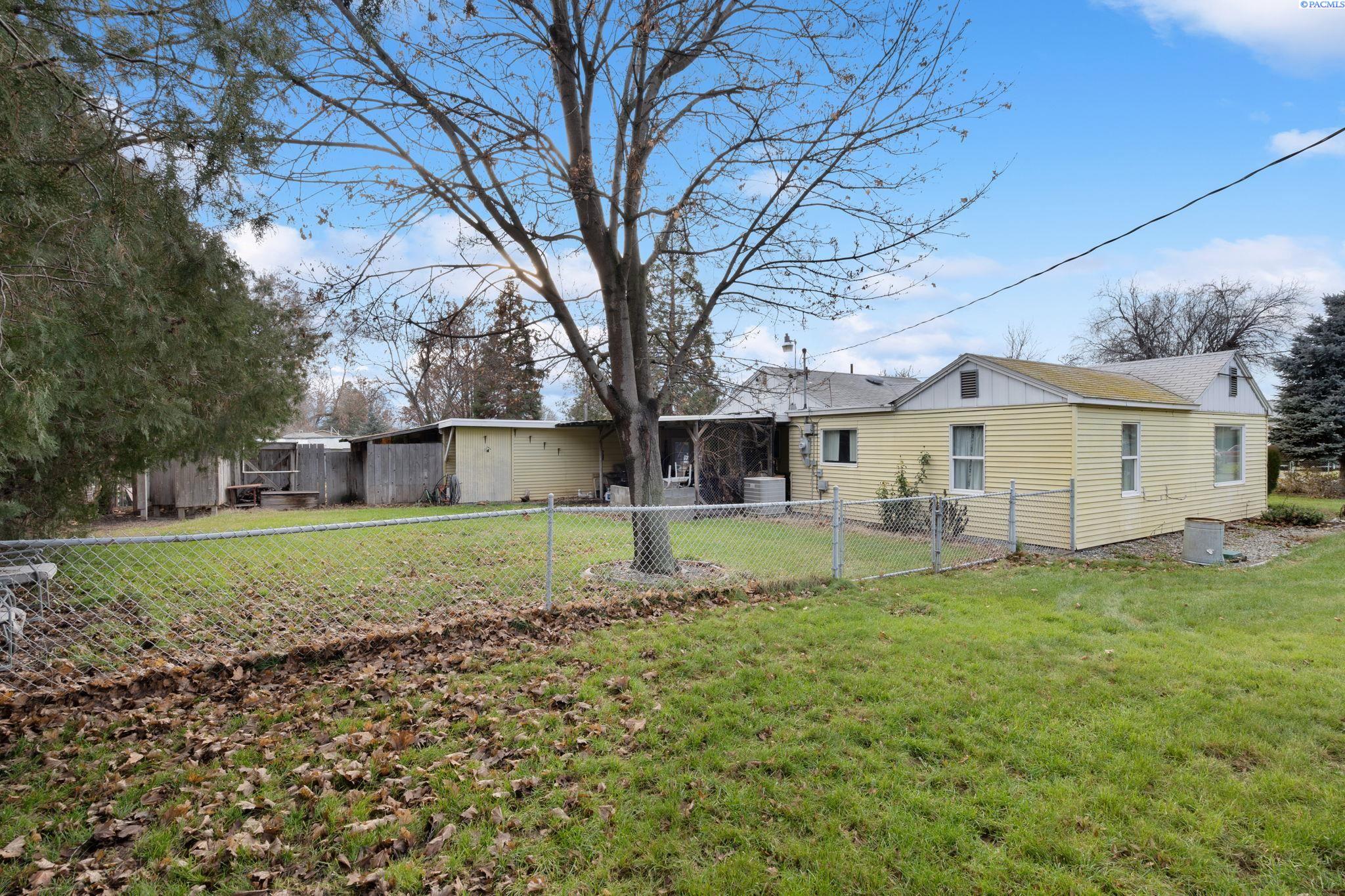 617 Rd 34, Pasco, WA 99301