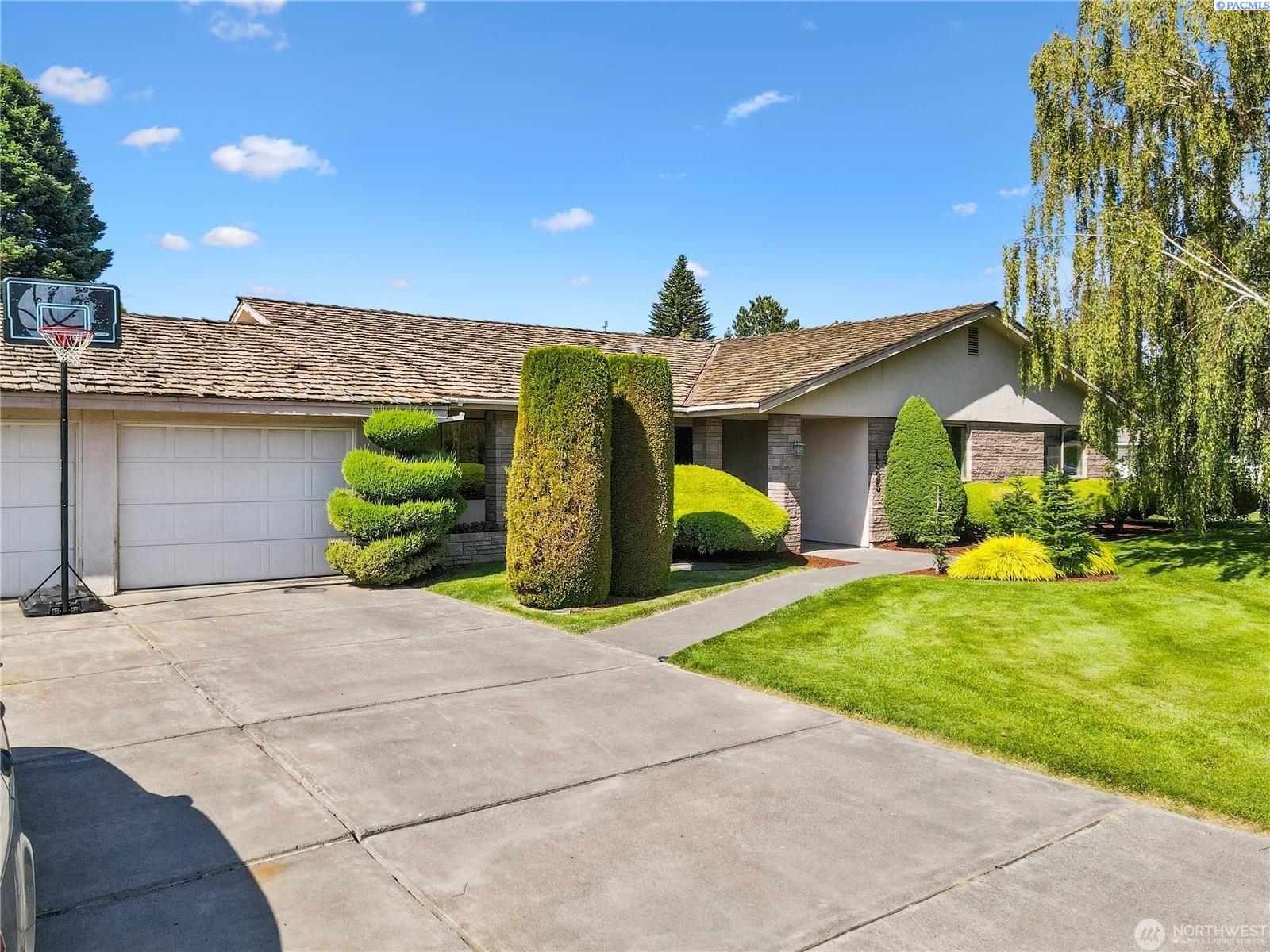 1525 E Catalpa Street — photo