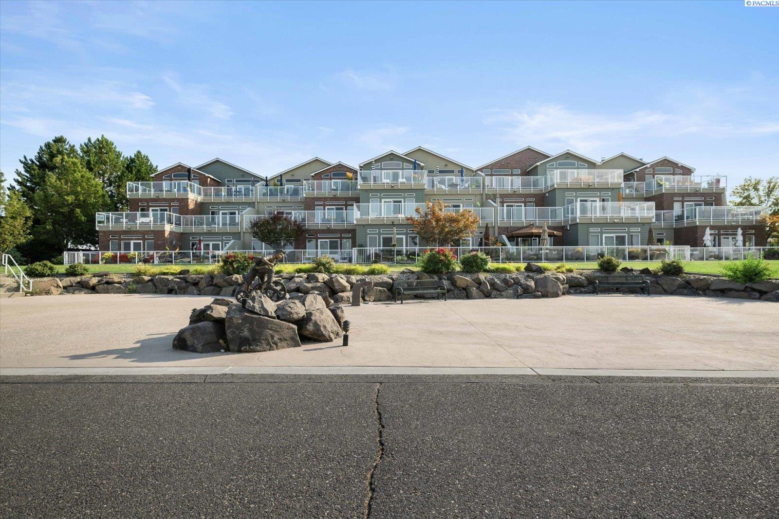 386 Columbia Point Drive 202 — photo