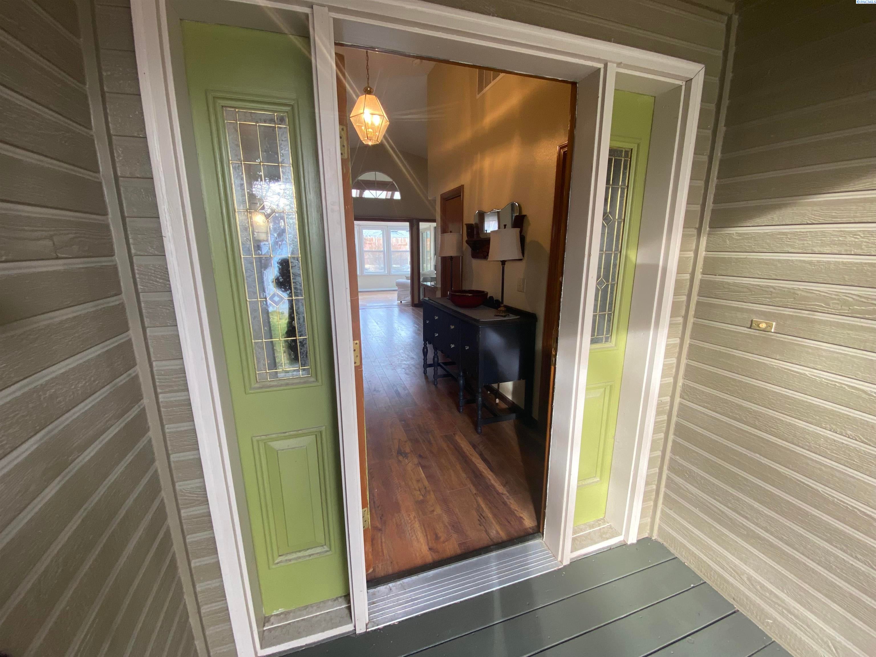 4111 Hilltop Drive — photo