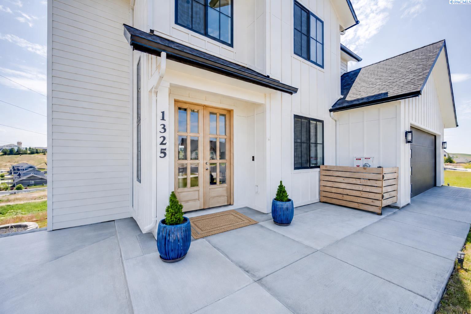 1325 SW Panorama Drive — photo
