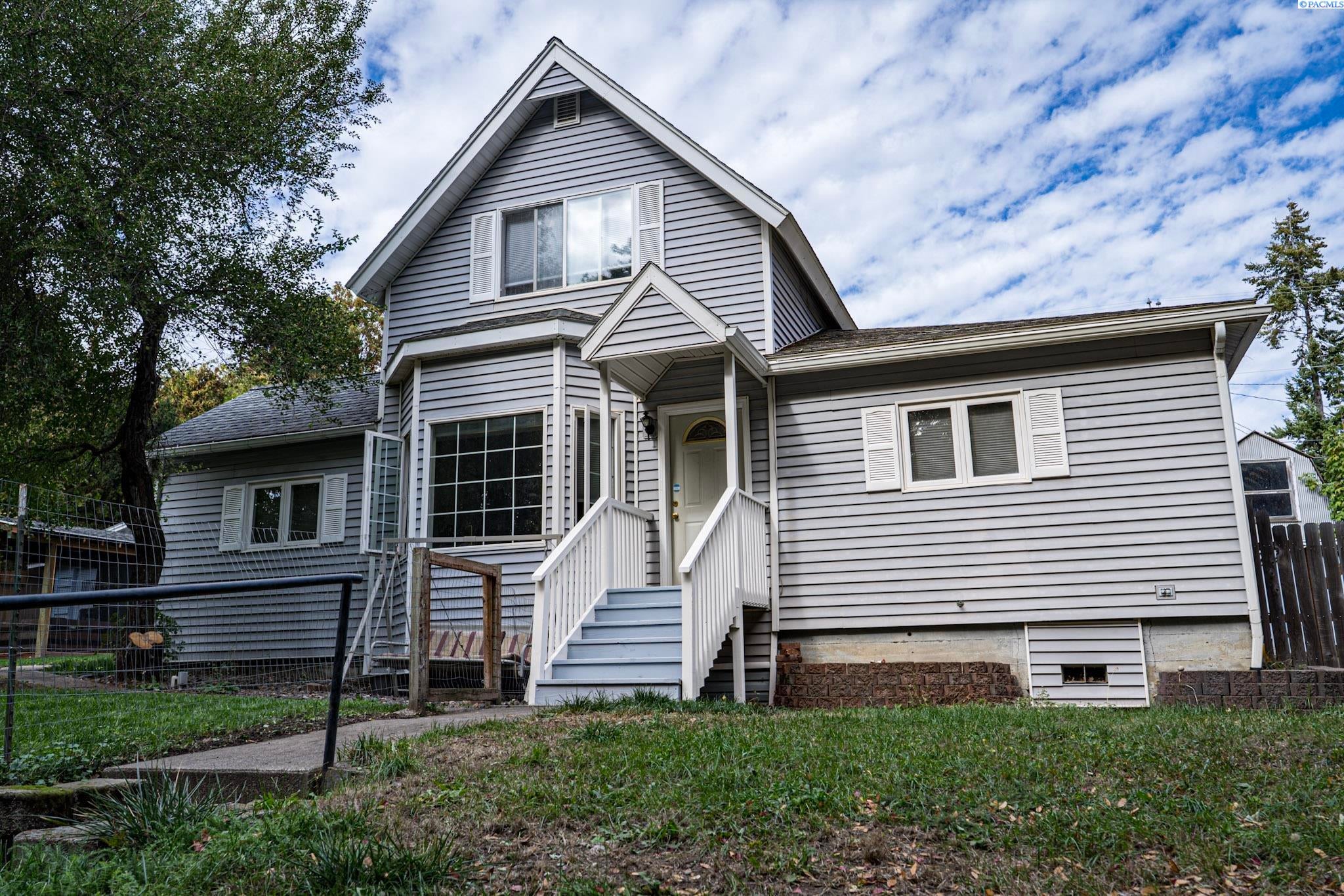 308 NW Webb — photo