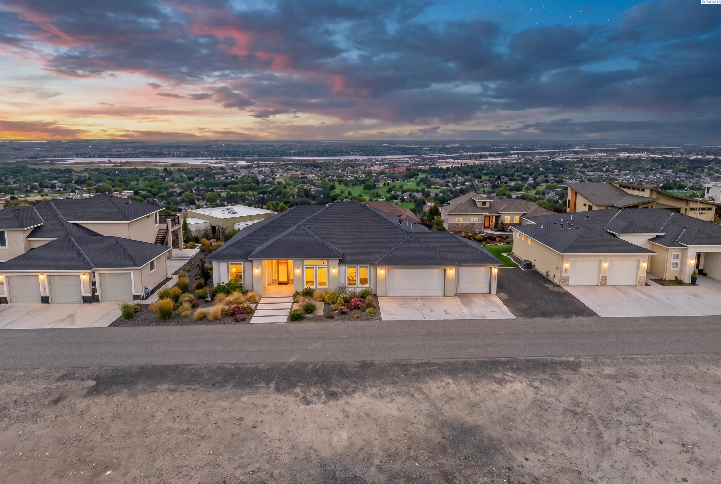 2531 Falconcrest Loop — photo