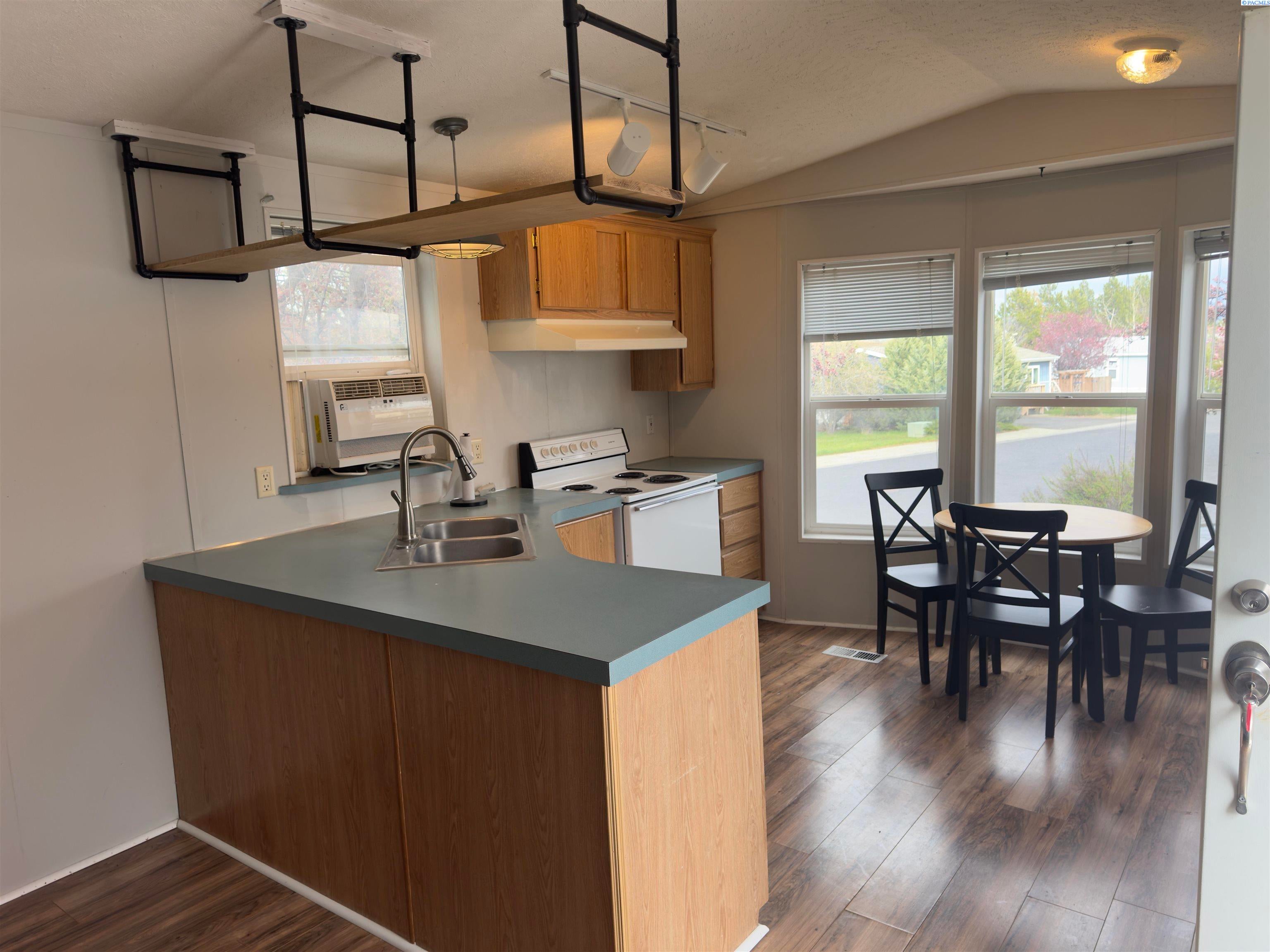 260 NW Golden Hills 42 — photo
