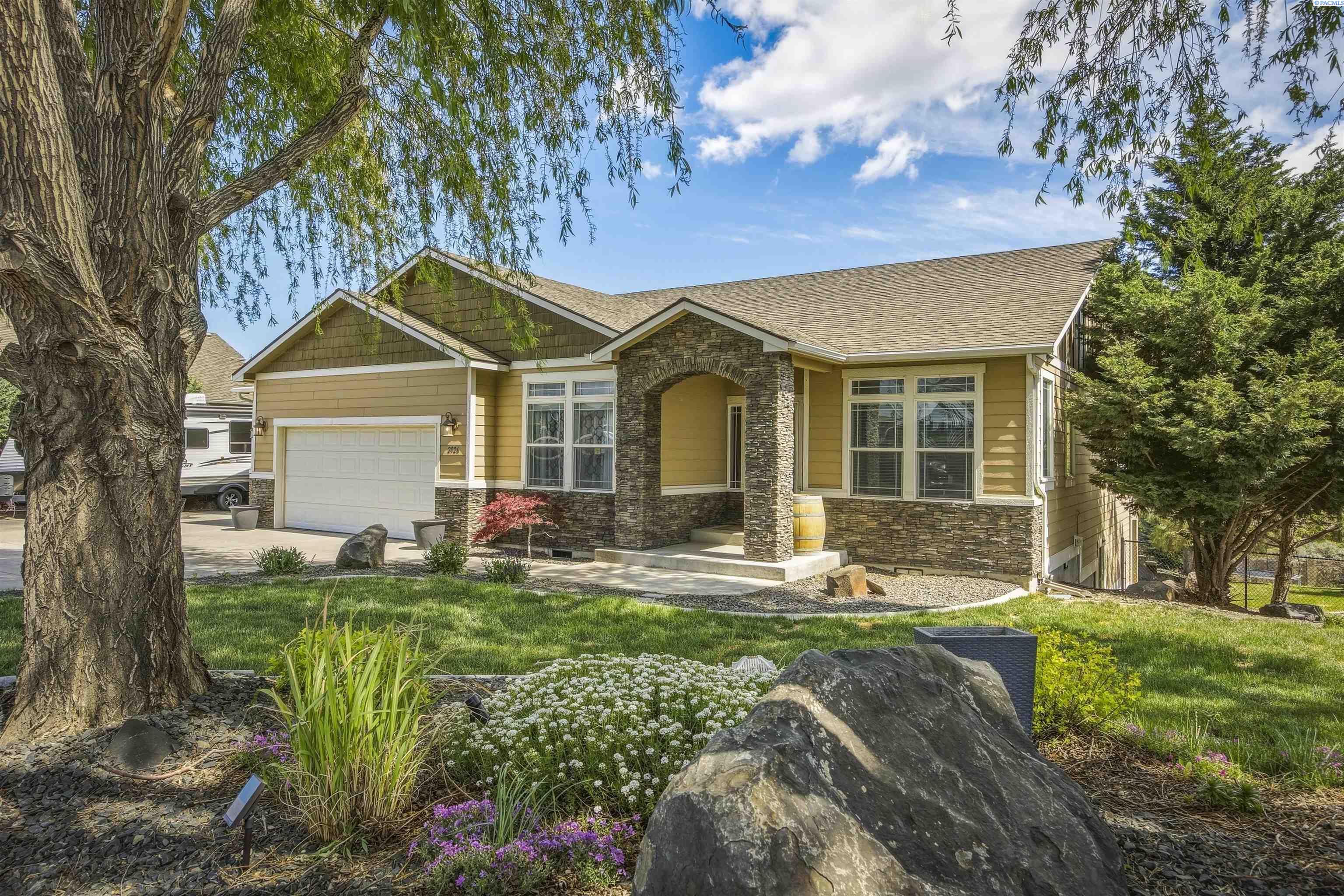 2926 Sunshine Ridge Road Space, Privacy & Possibility on Over Half an Acre! — photo