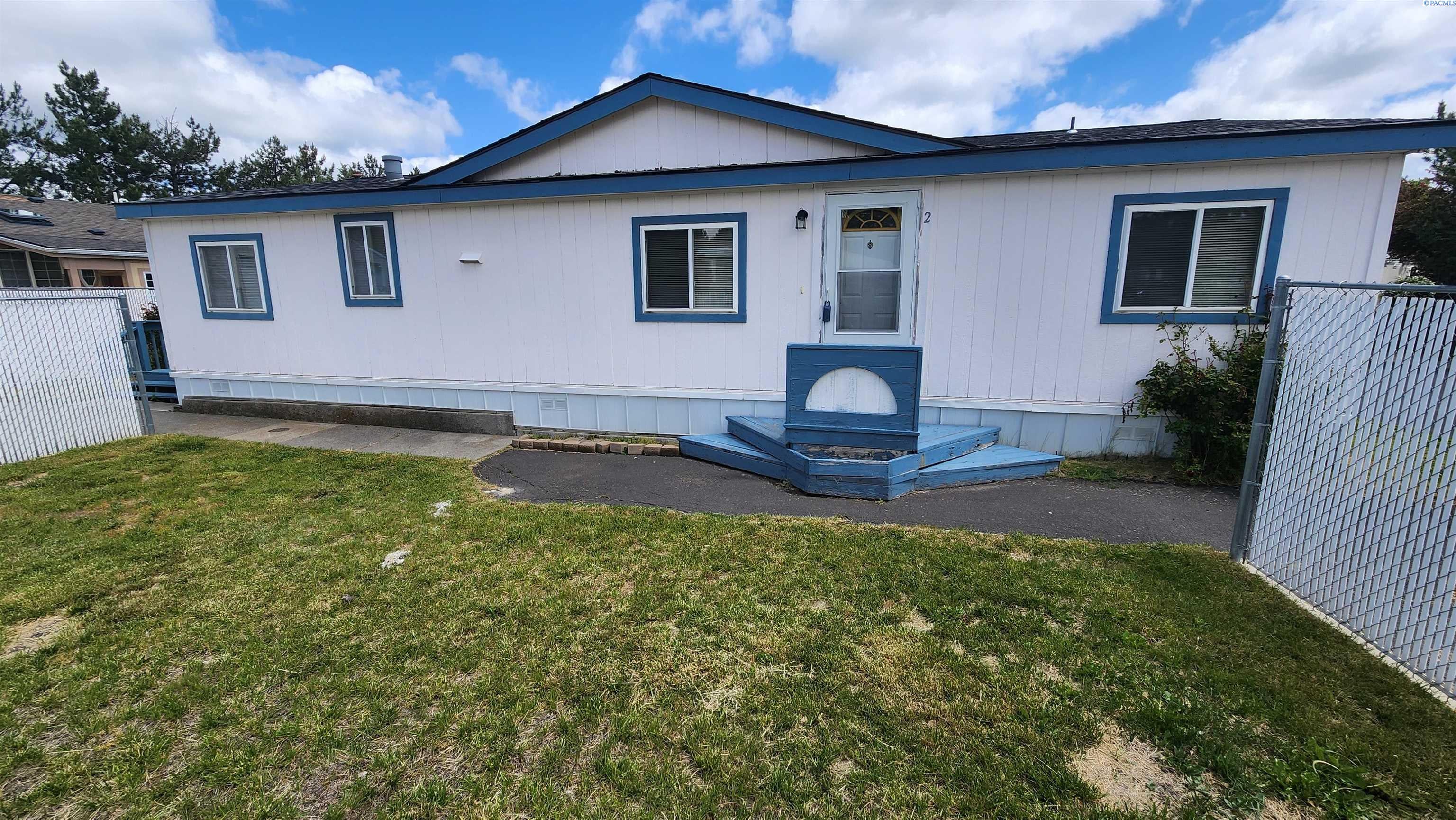 260 NW Golden Hills Dr 2 — photo