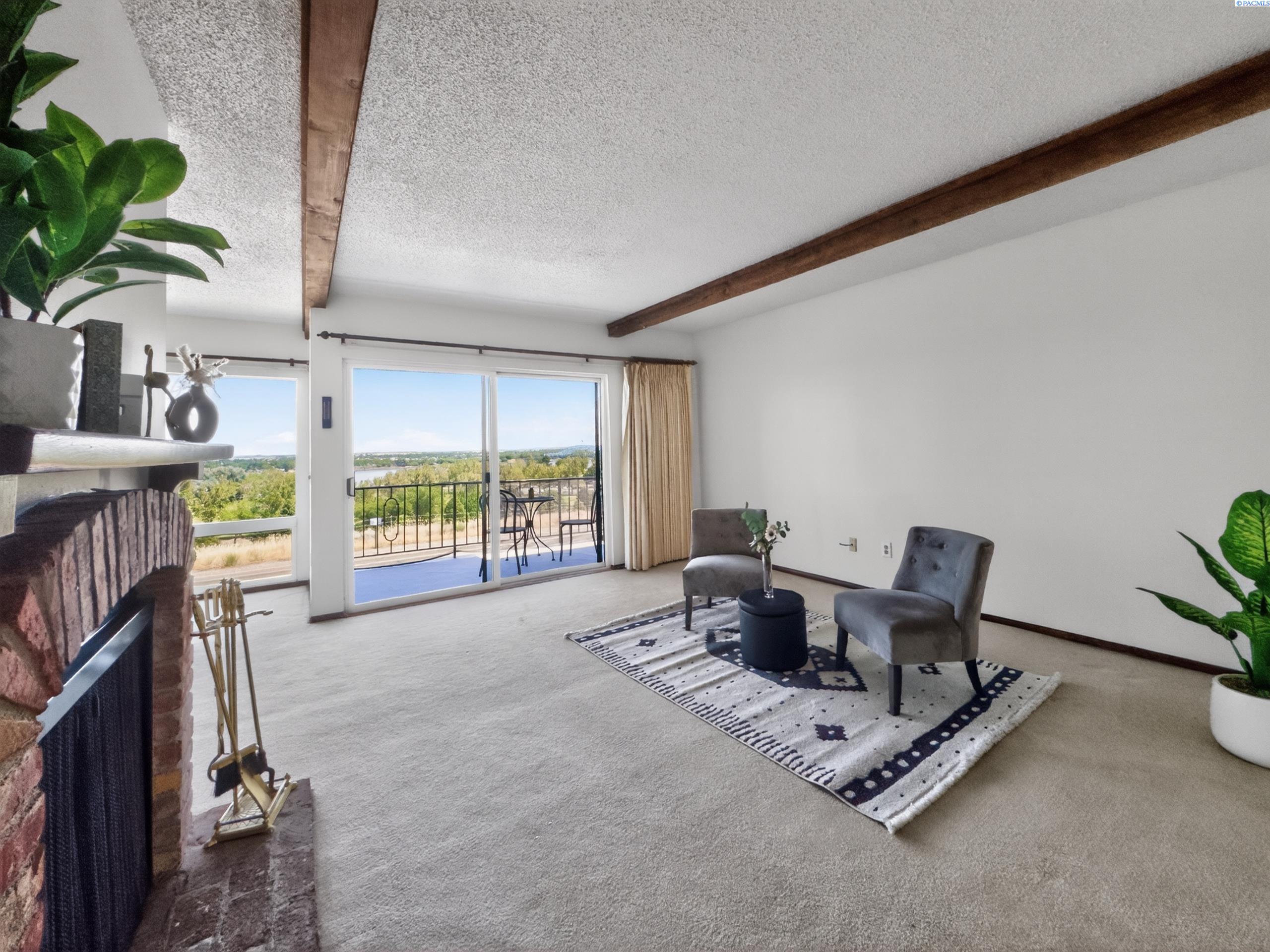 2401 W Canal Dr D-1 — photo