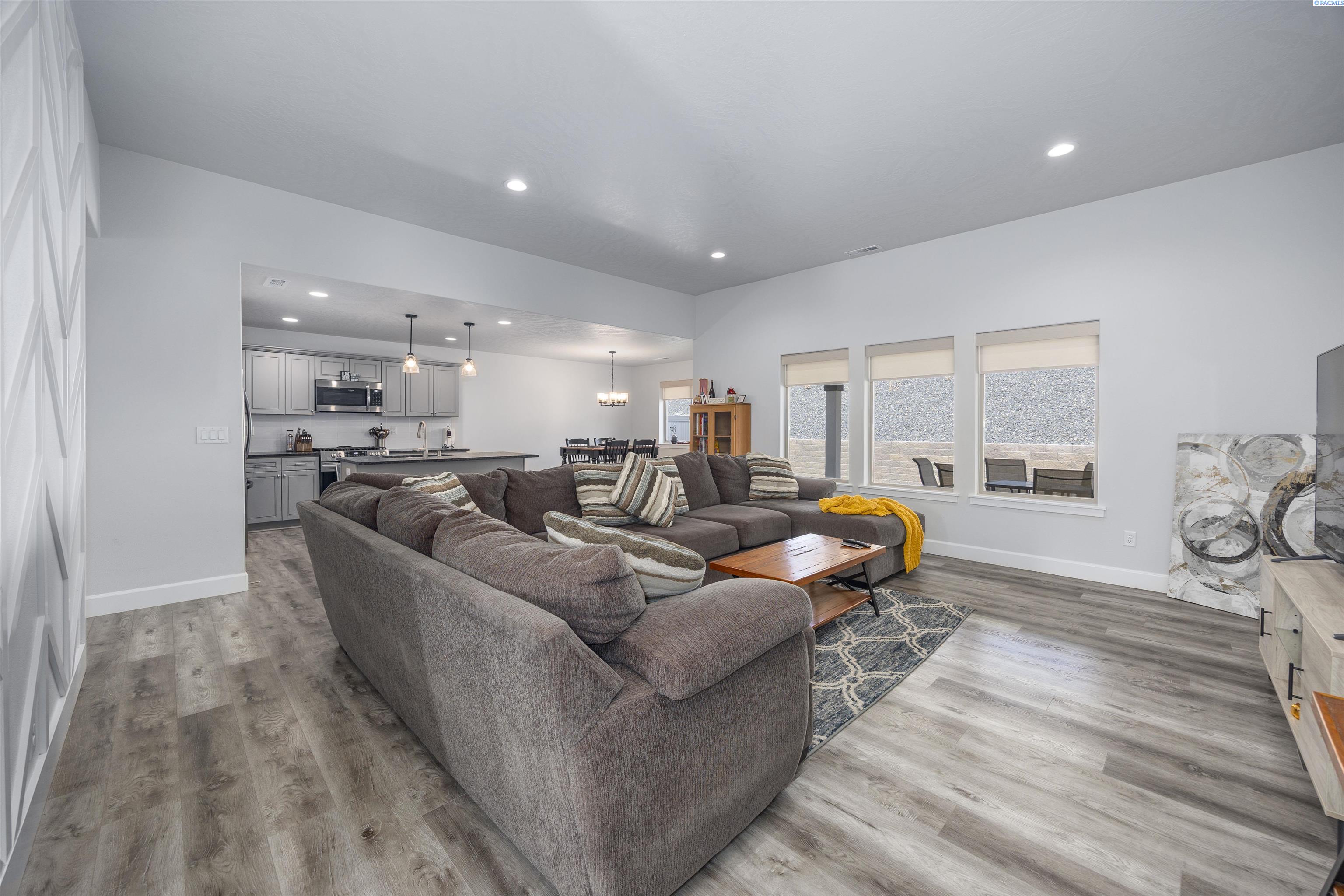 6020 W 32nd Court — photo